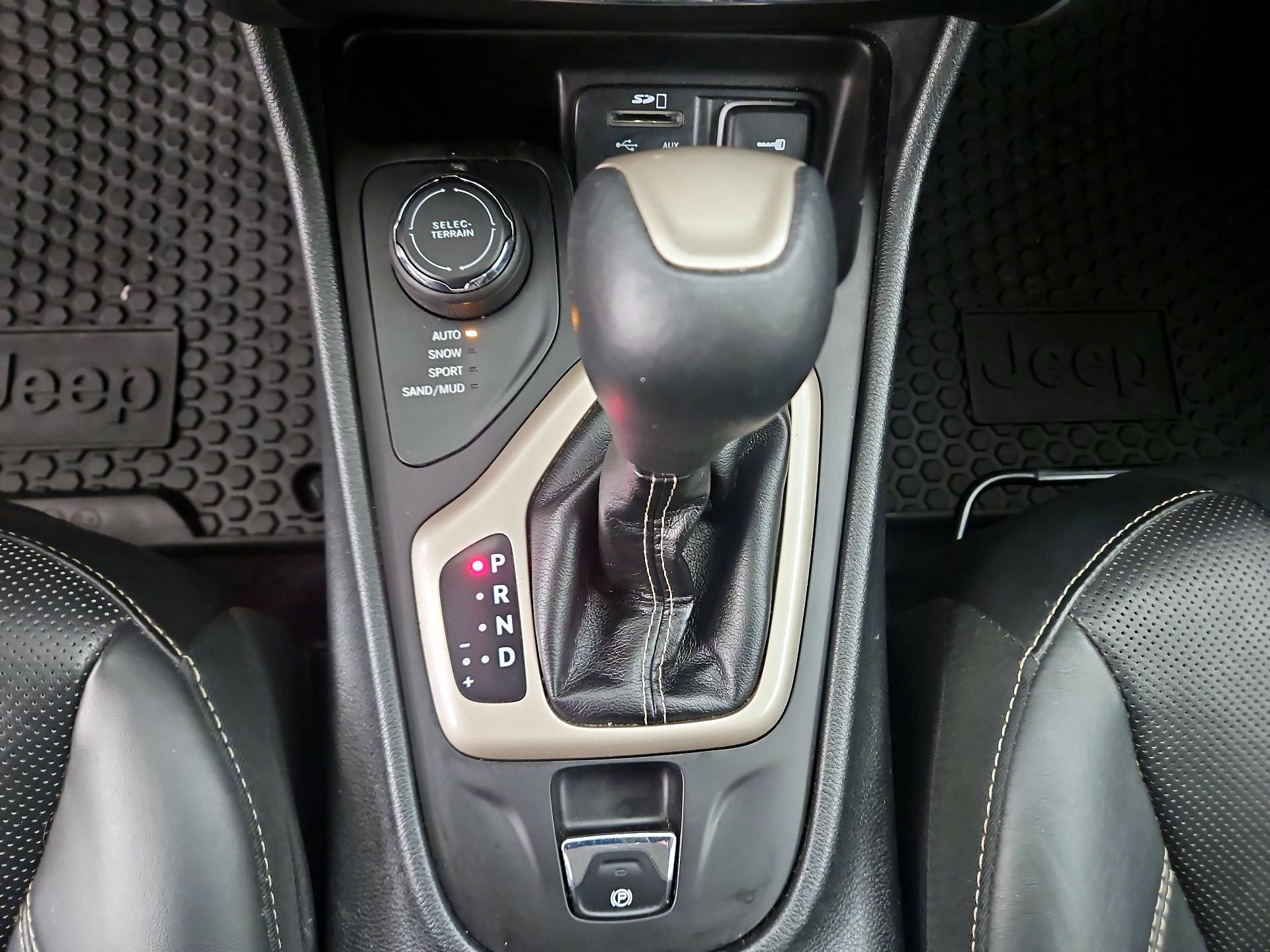 Thumbnail: 2016 Jeep Cherokee - 18