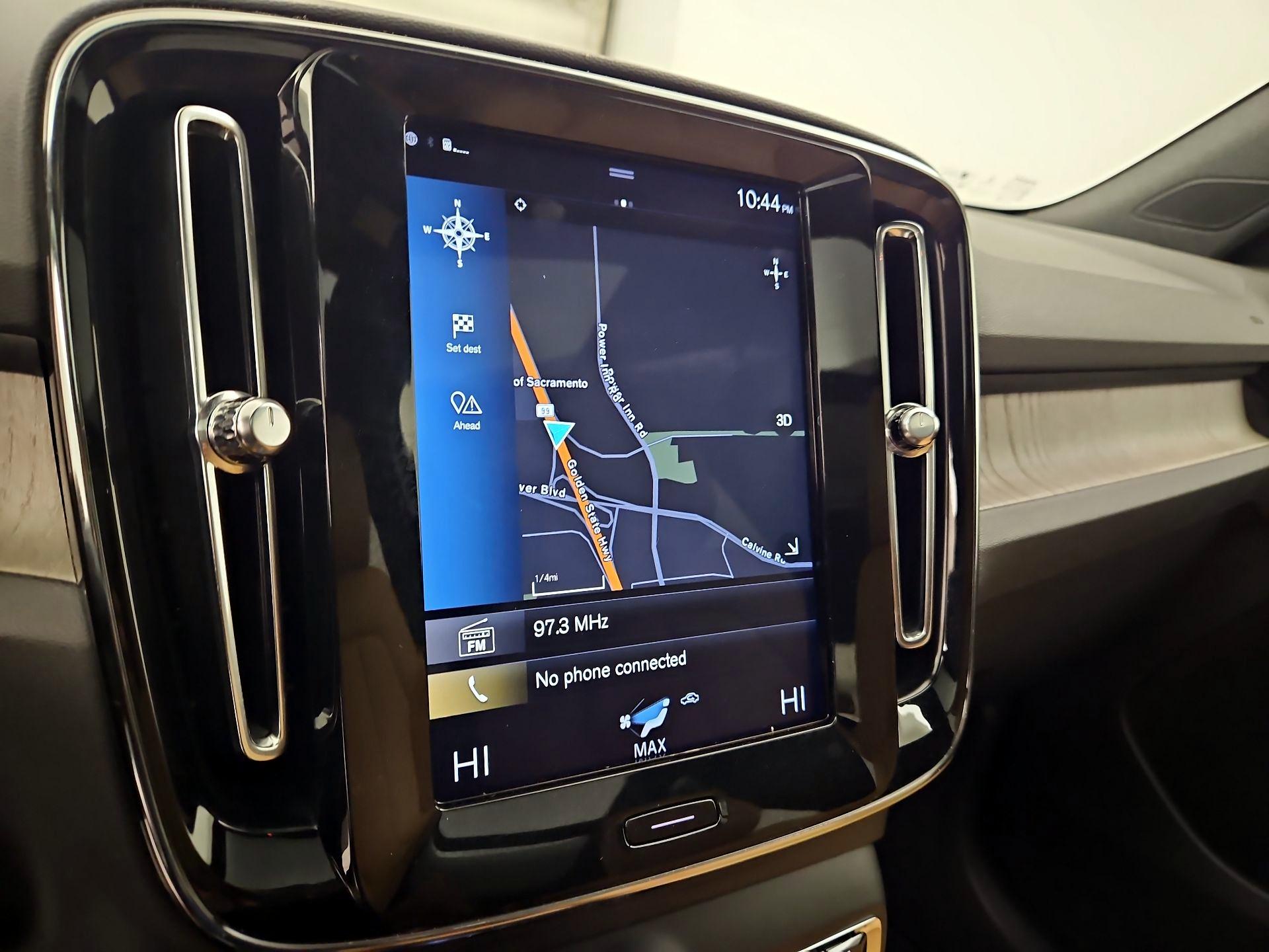 Thumbnail: 2020 Volvo XC40 - 14