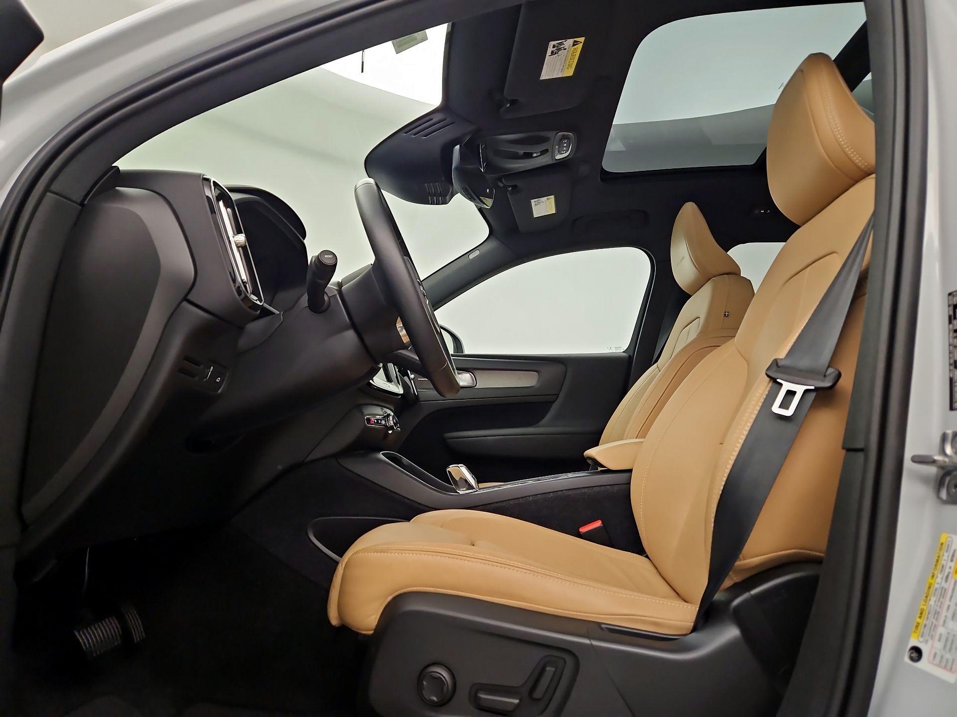 Thumbnail: 2020 Volvo XC40 - 20