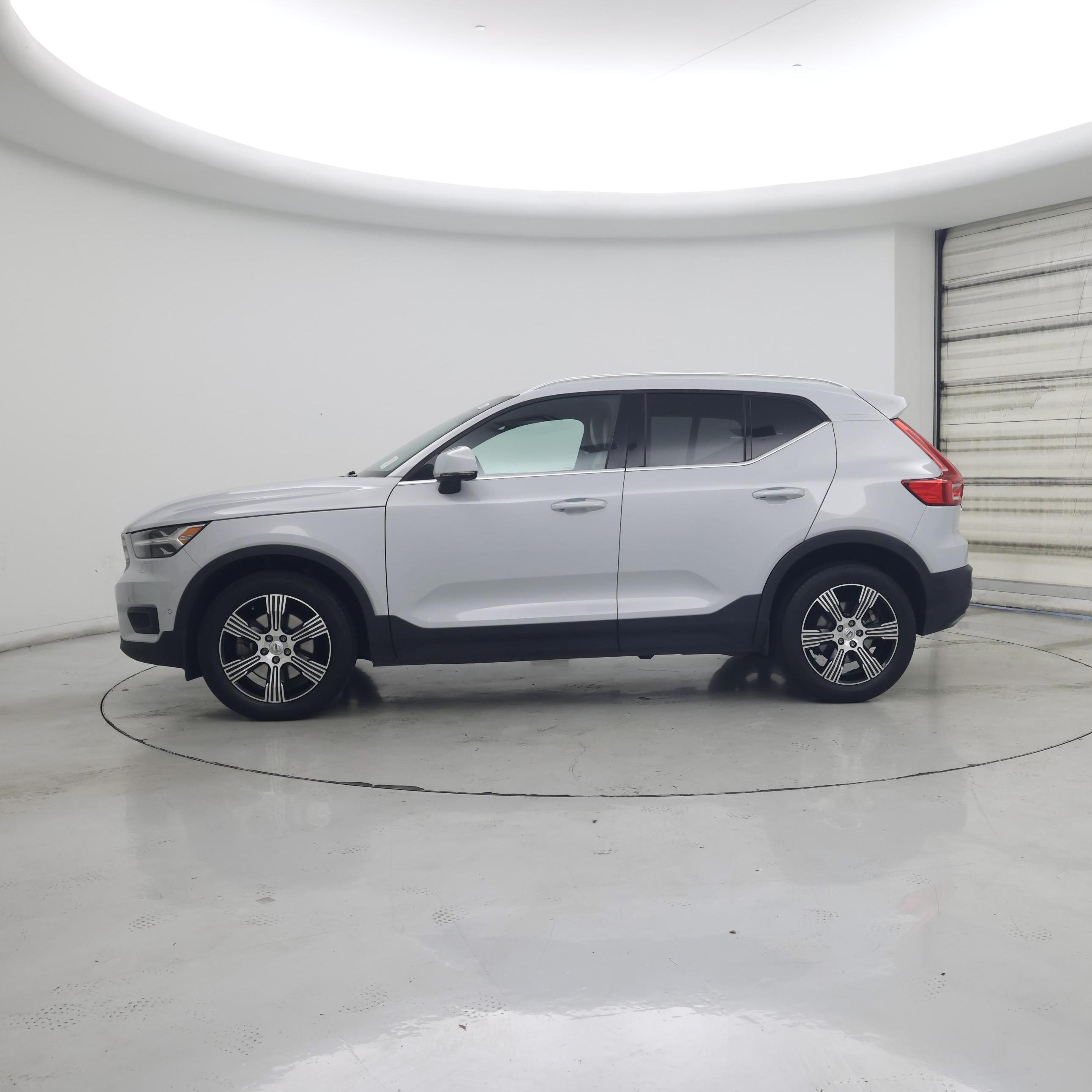 Thumbnail: 2020 Volvo XC40 - 3