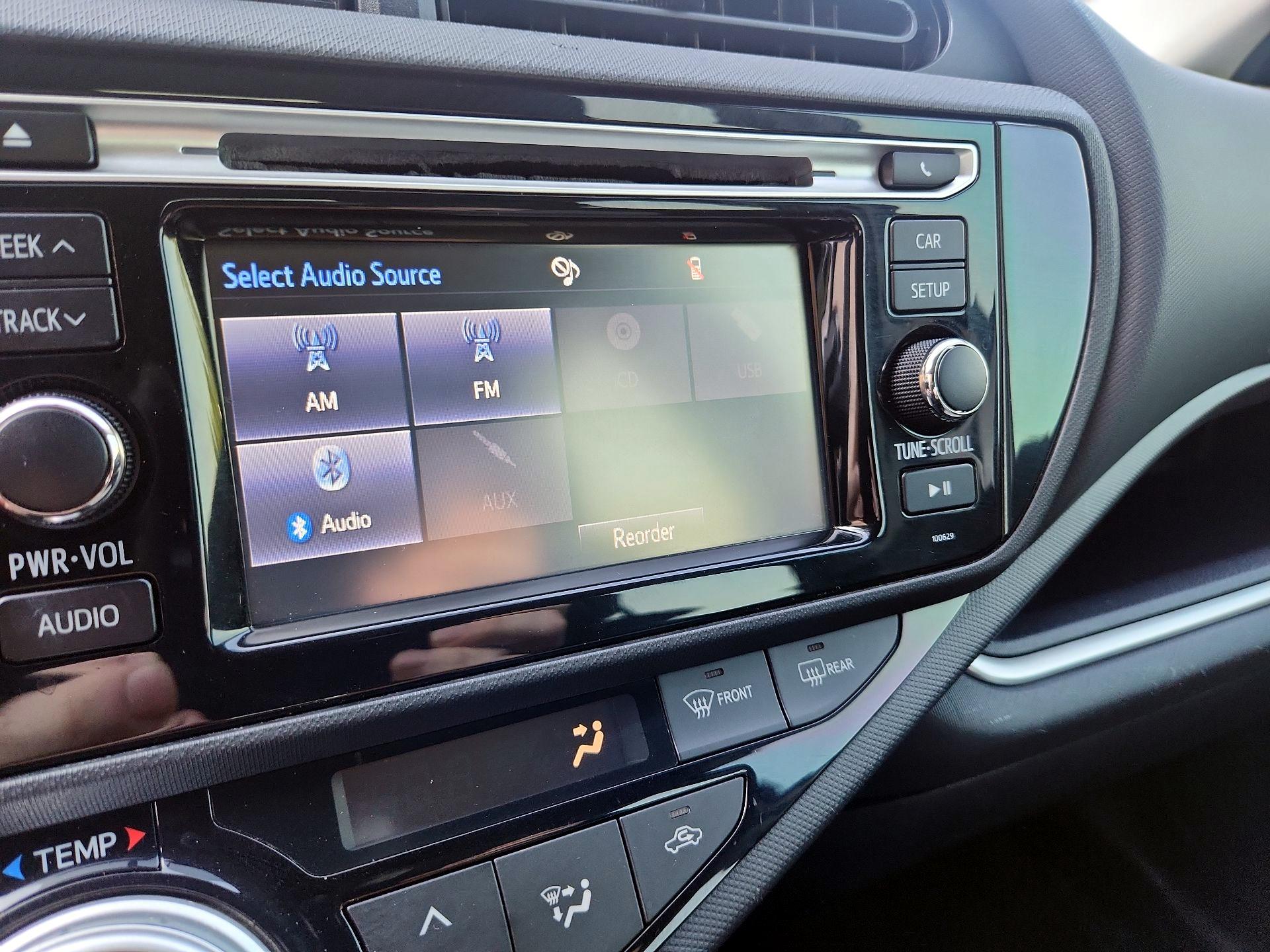 Thumbnail: 2016 Toyota Prius c - 14