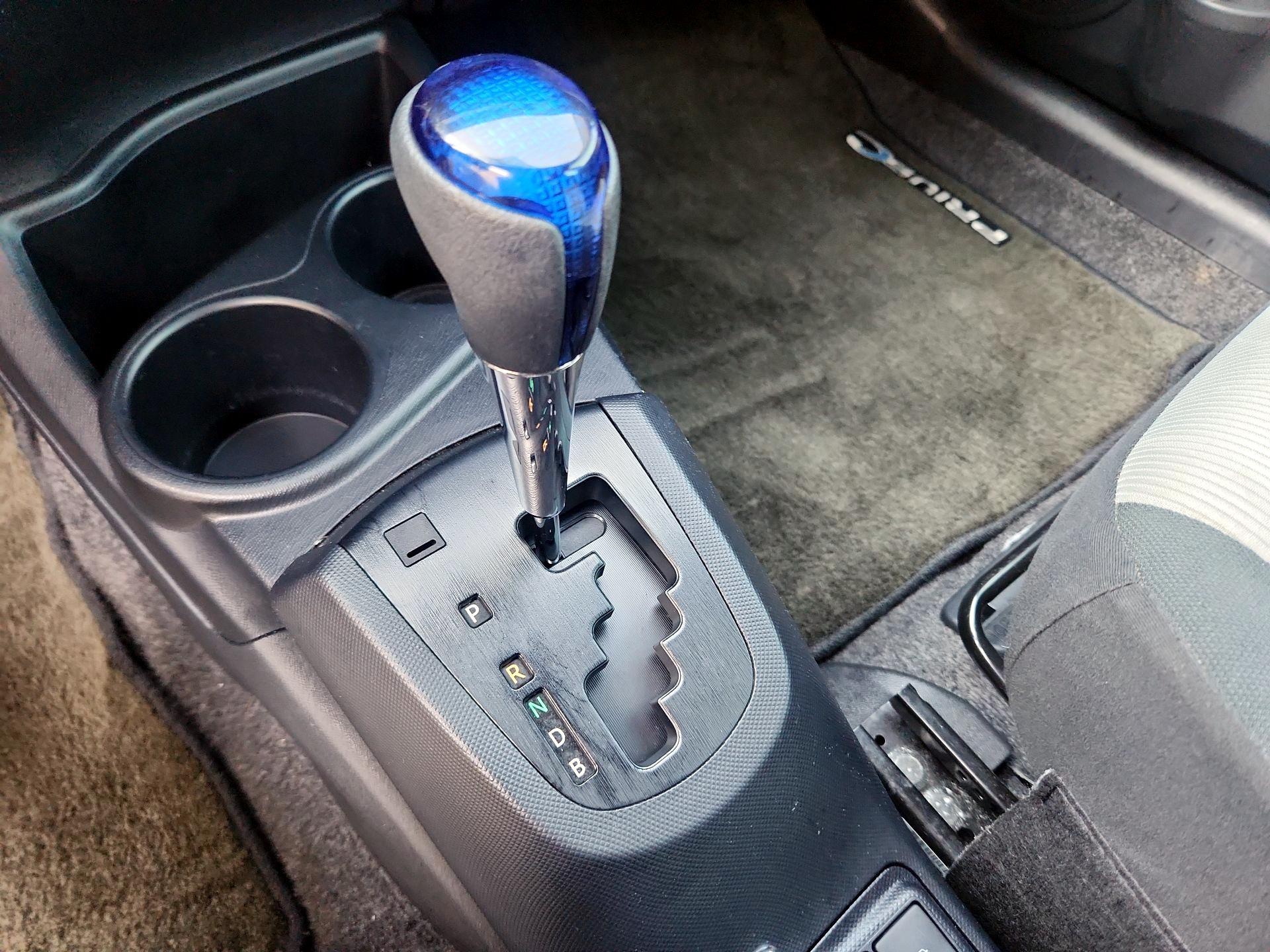 Thumbnail: 2016 Toyota Prius c - 16