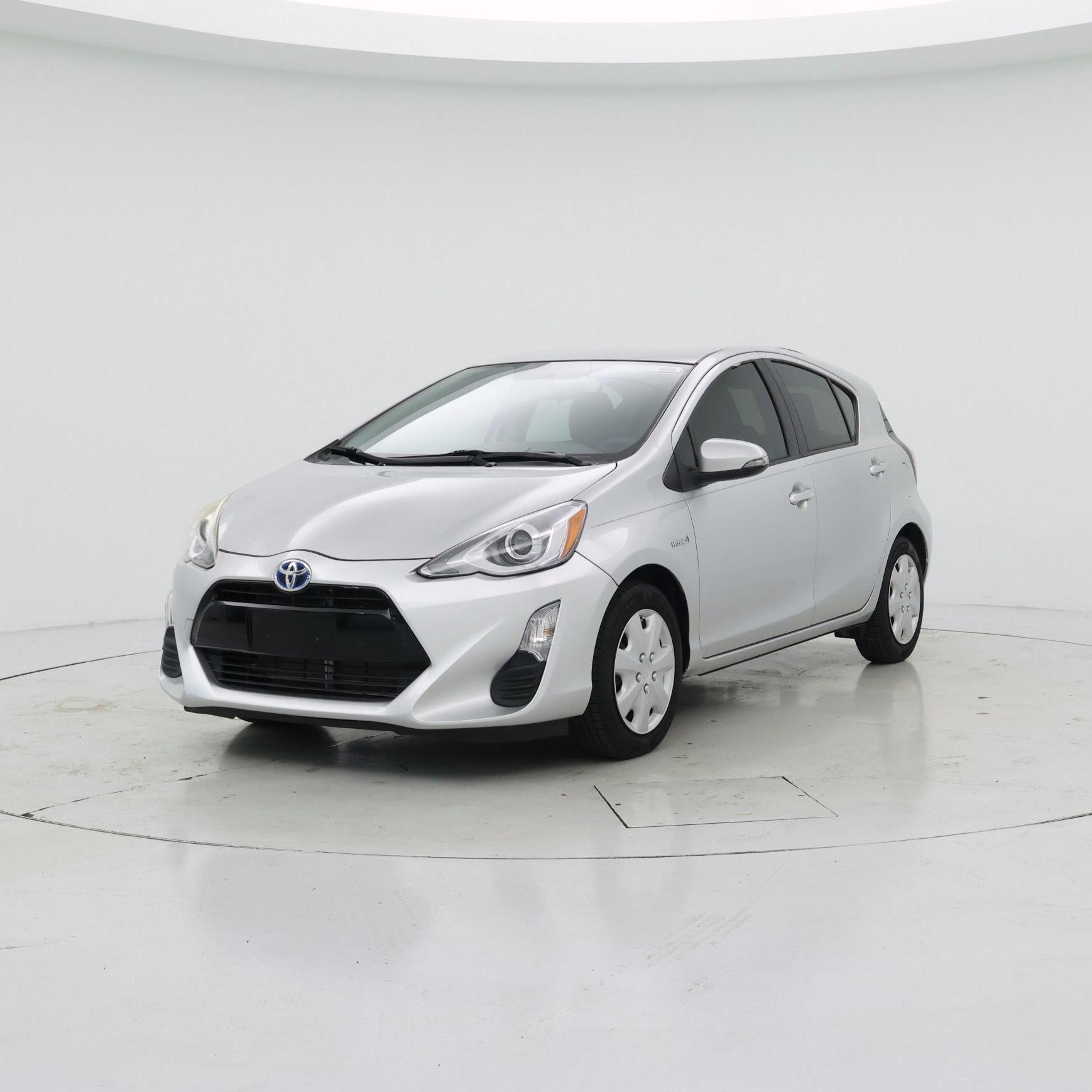 Thumbnail: 2016 Toyota Prius c - 4