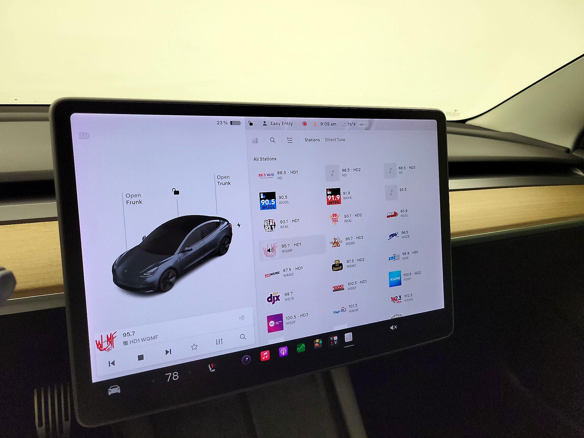 Thumbnail: 2021 Tesla Model 3 - 15