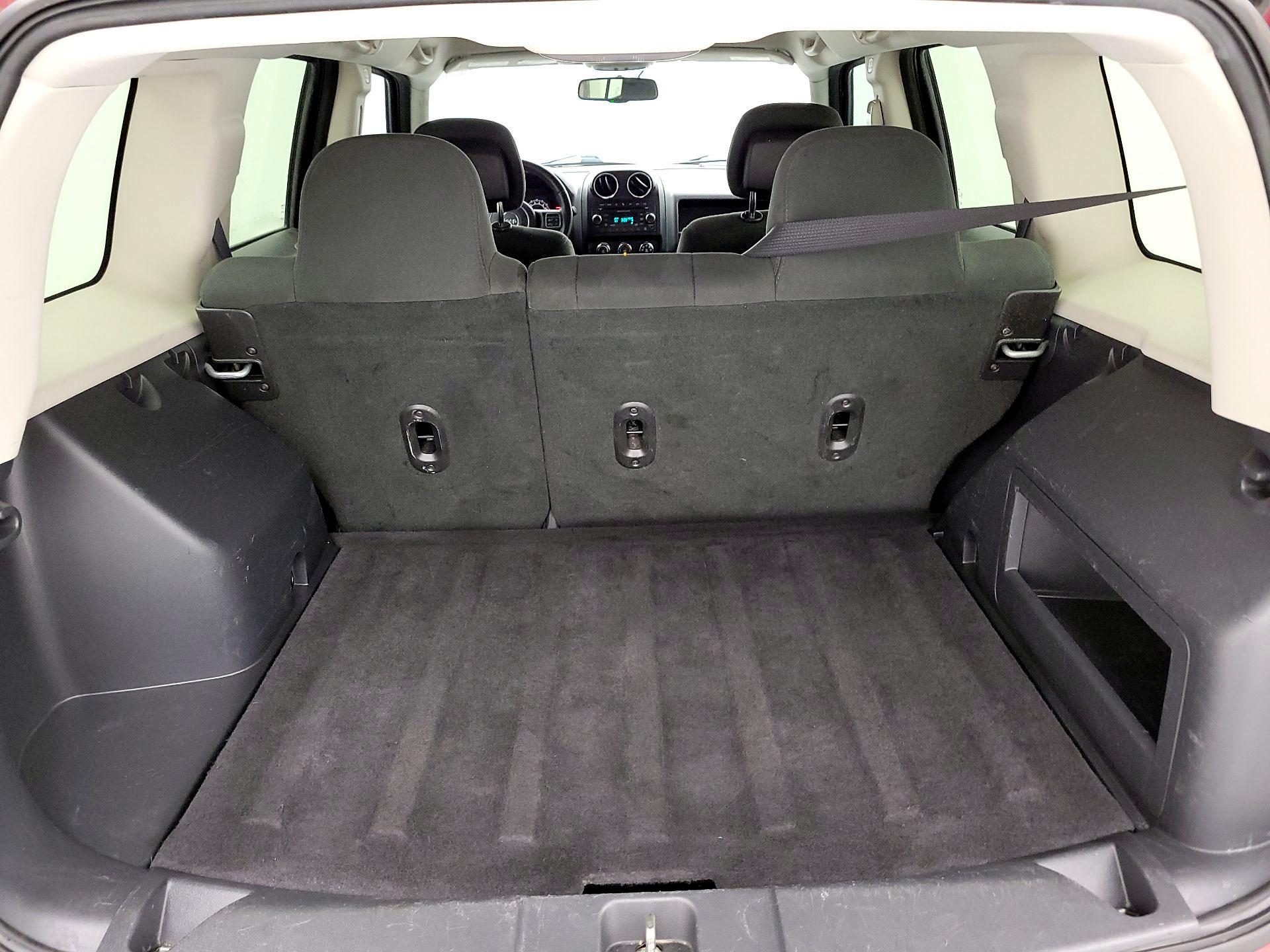 Thumbnail: 2016 Jeep Patriot - 17