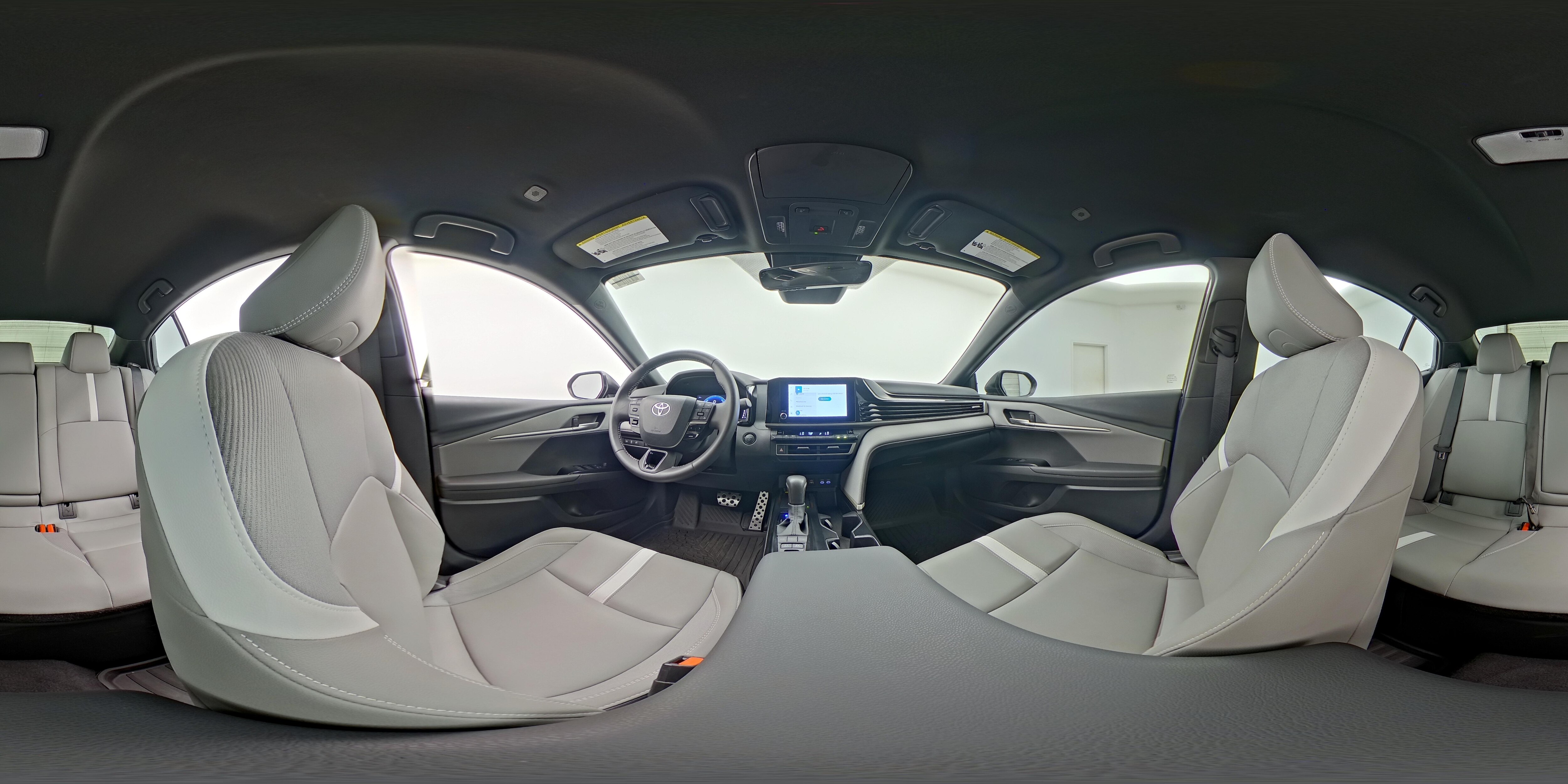 2025 Toyota Camry SE - Photo 24