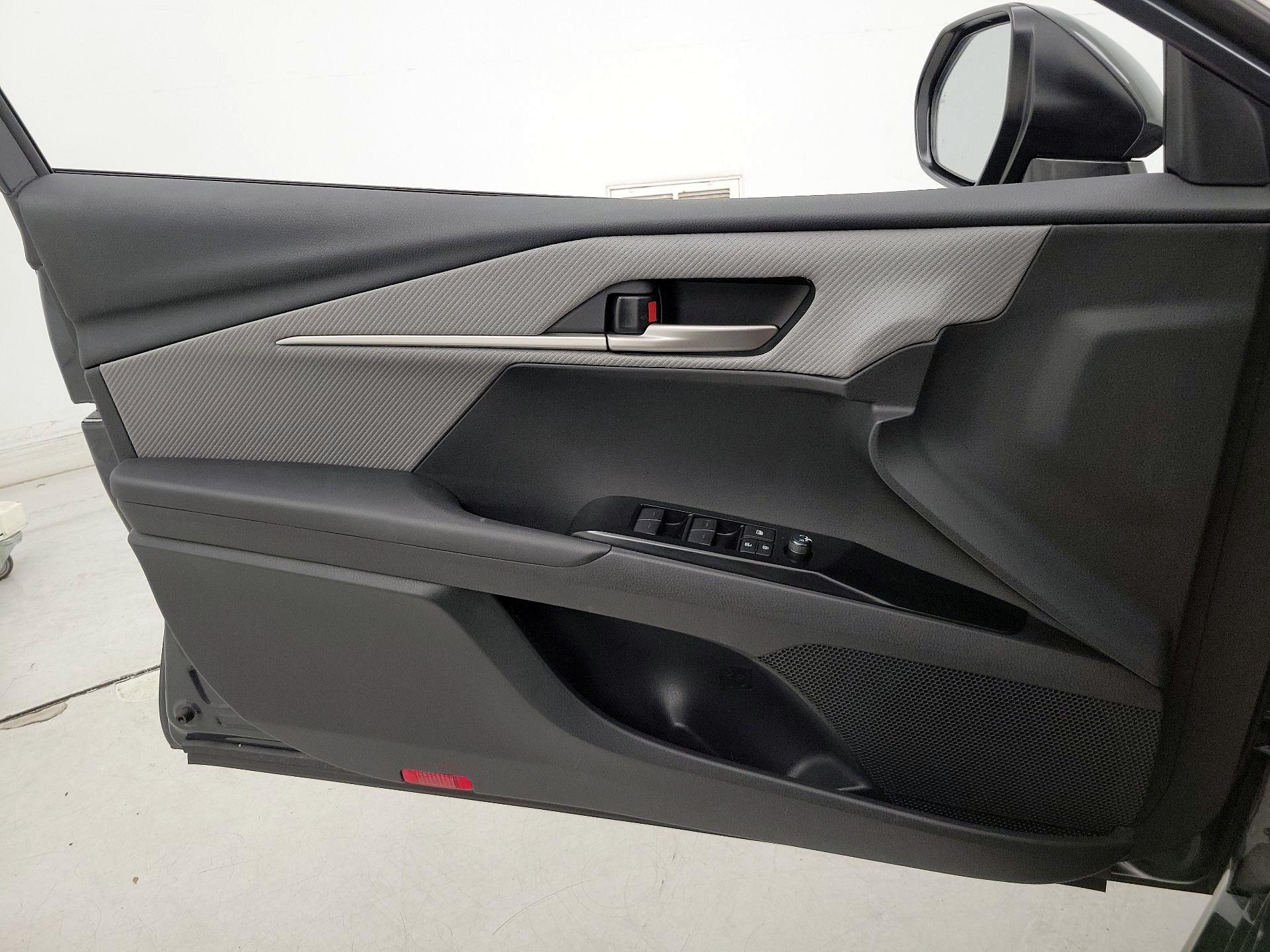 Thumbnail: 2025 Toyota Camry - 12