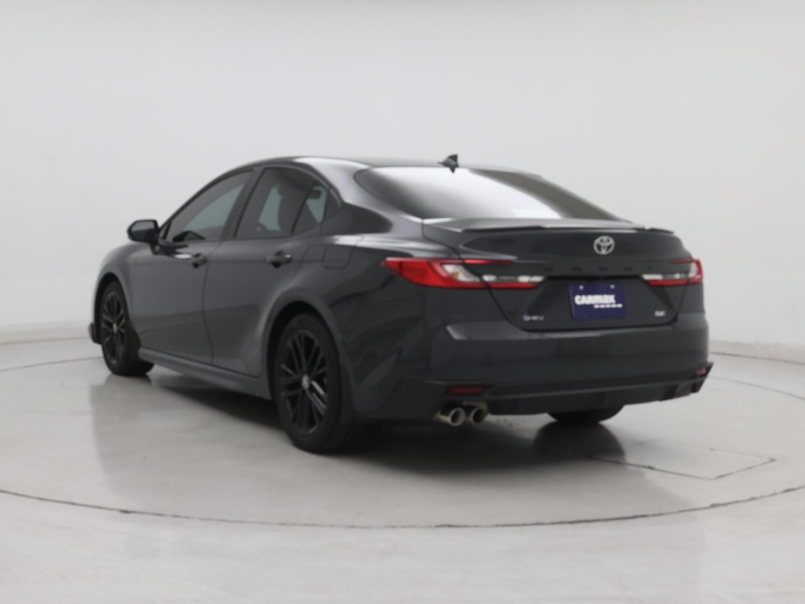 2025 Toyota Camry SE - Photo 3