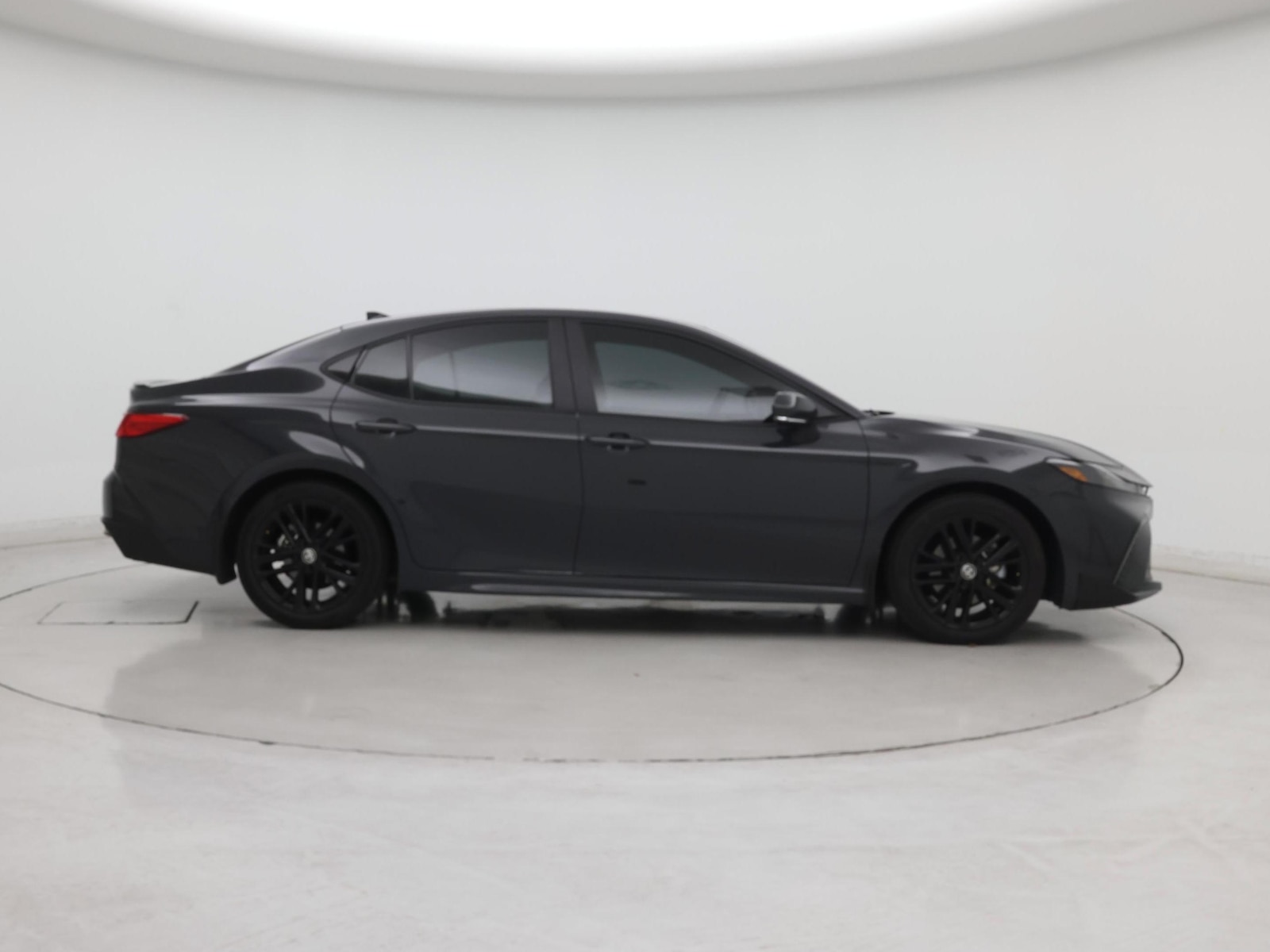 2025 Toyota Camry SE - Photo 8
