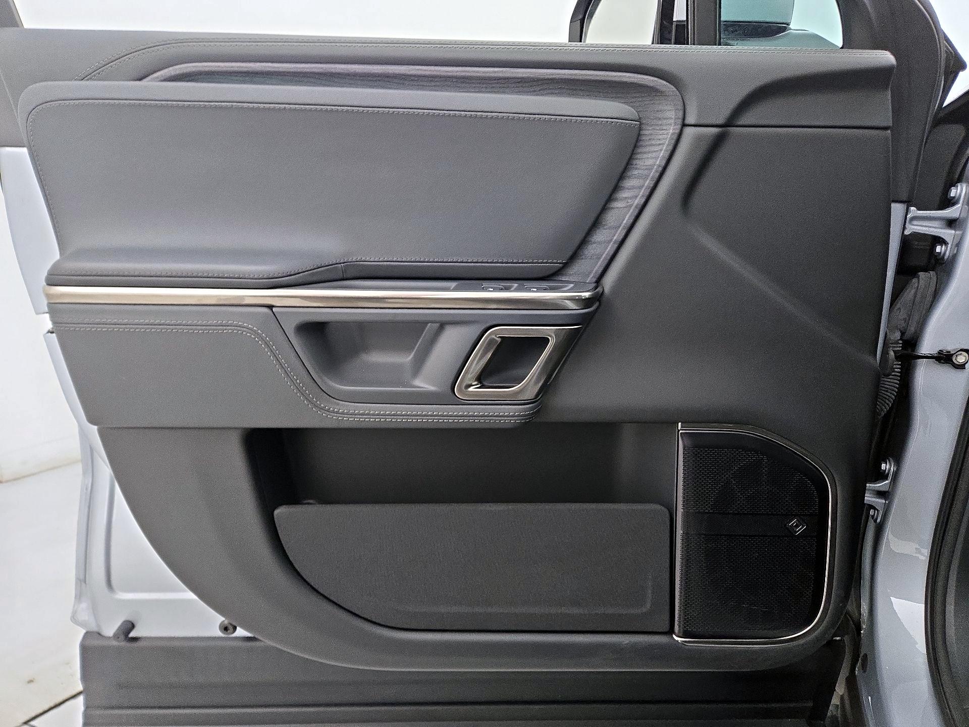 Thumbnail: 2024 Rivian R1S - 12