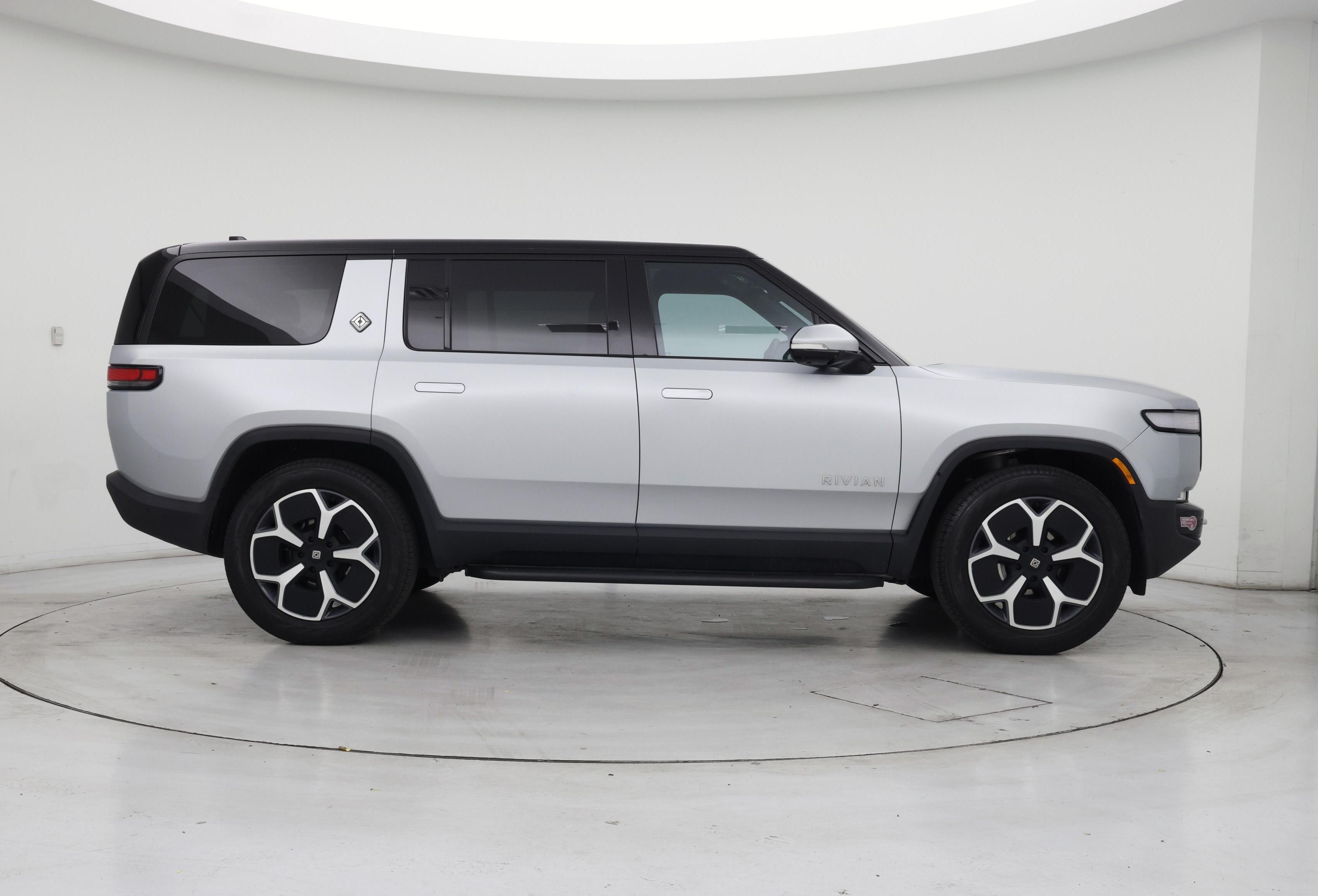 Thumbnail: 2024 Rivian R1S - 7