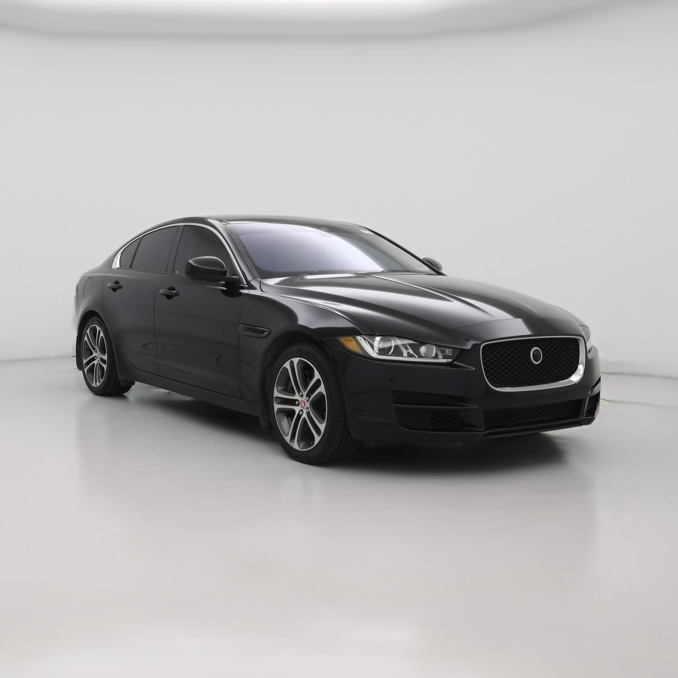 Thumbnail: 2017 Jaguar XE - 1