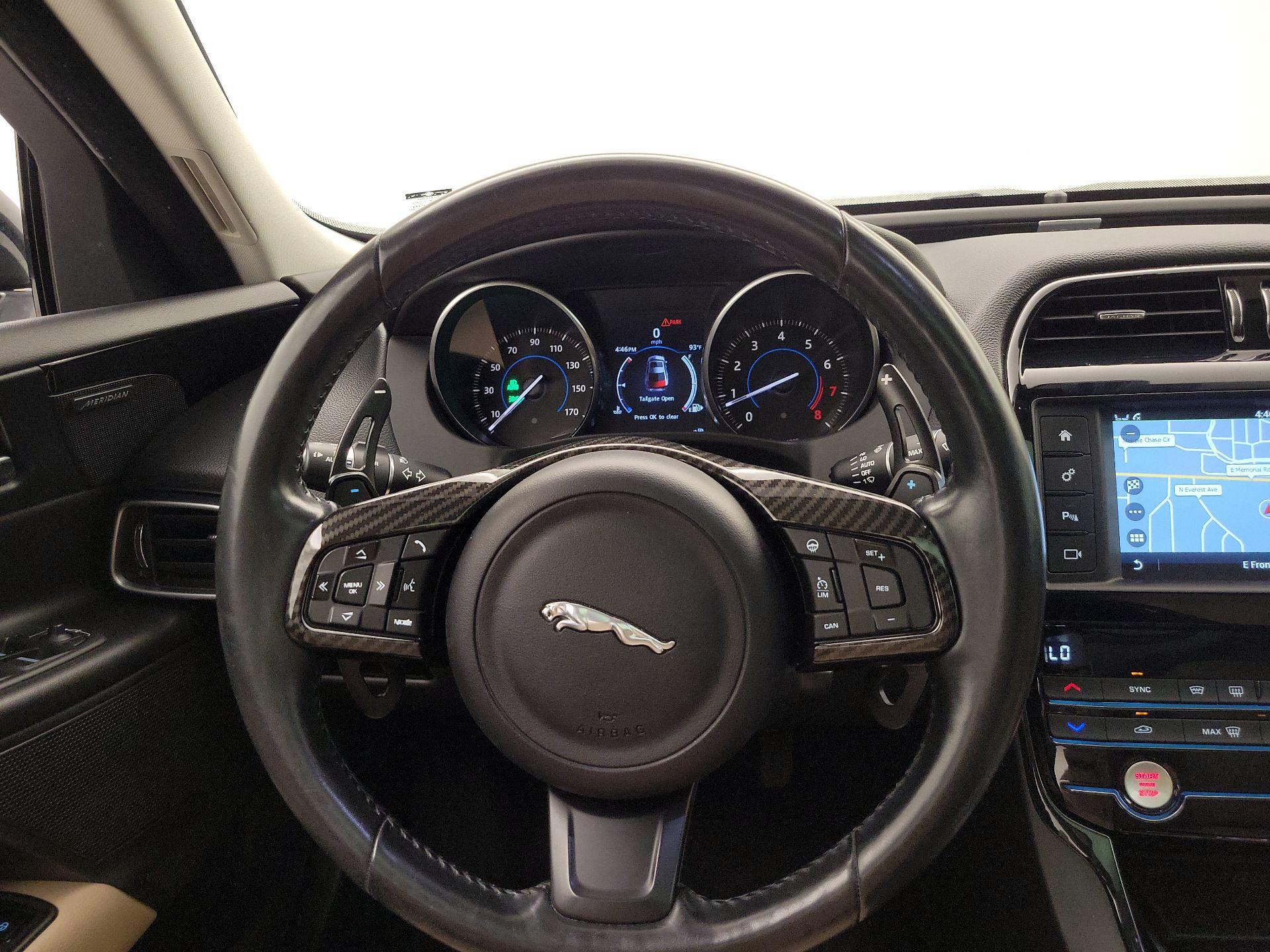 Thumbnail: 2017 Jaguar XE - 10