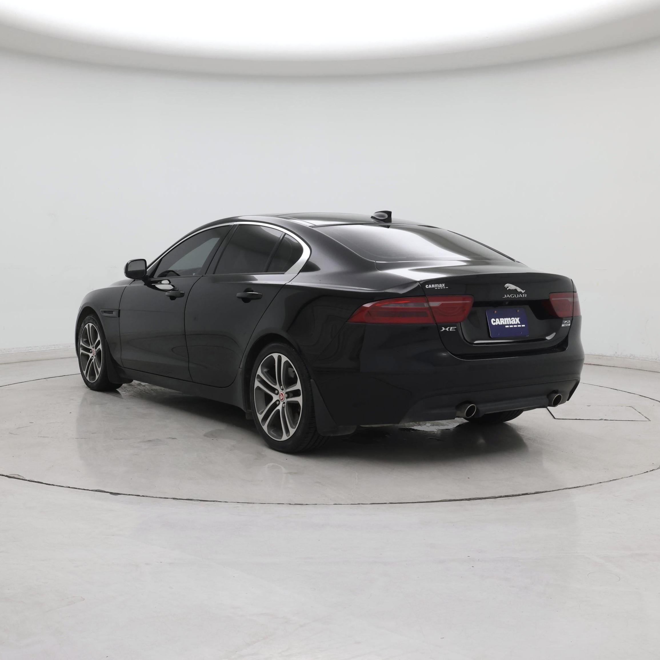 Thumbnail: 2017 Jaguar XE - 2