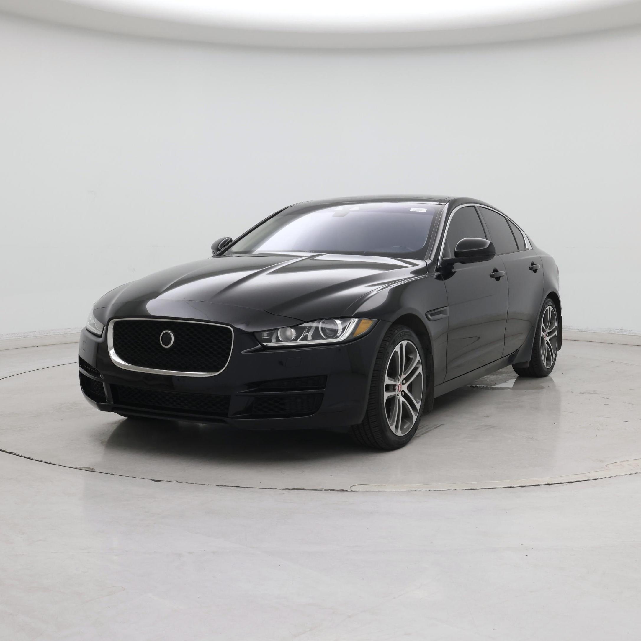 Thumbnail: 2017 Jaguar XE - 4