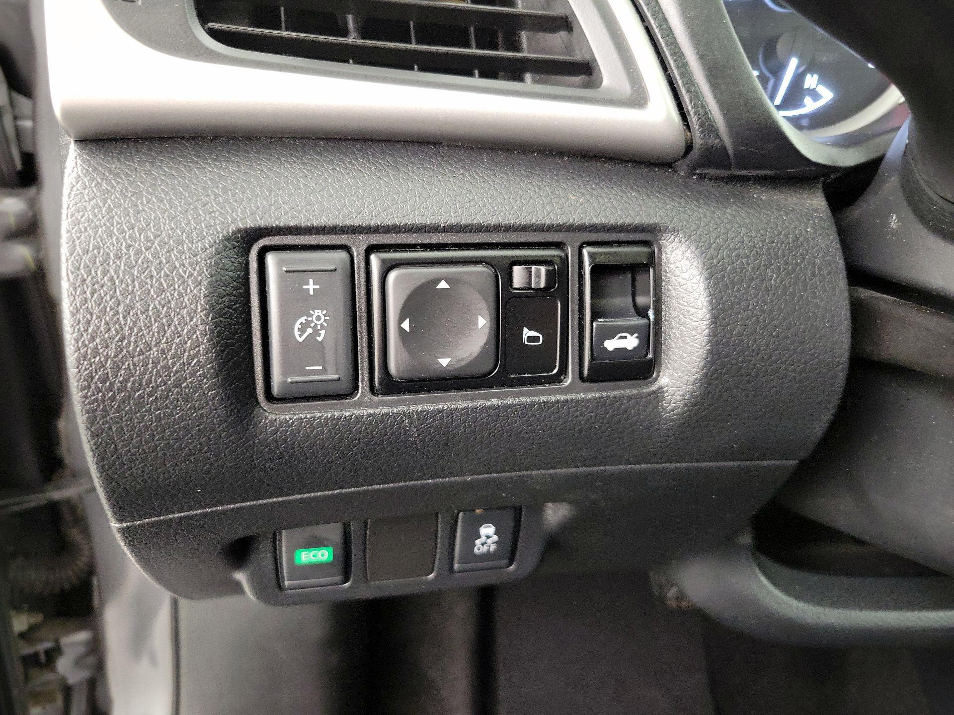 Thumbnail: 2019 Nissan Sentra - 13