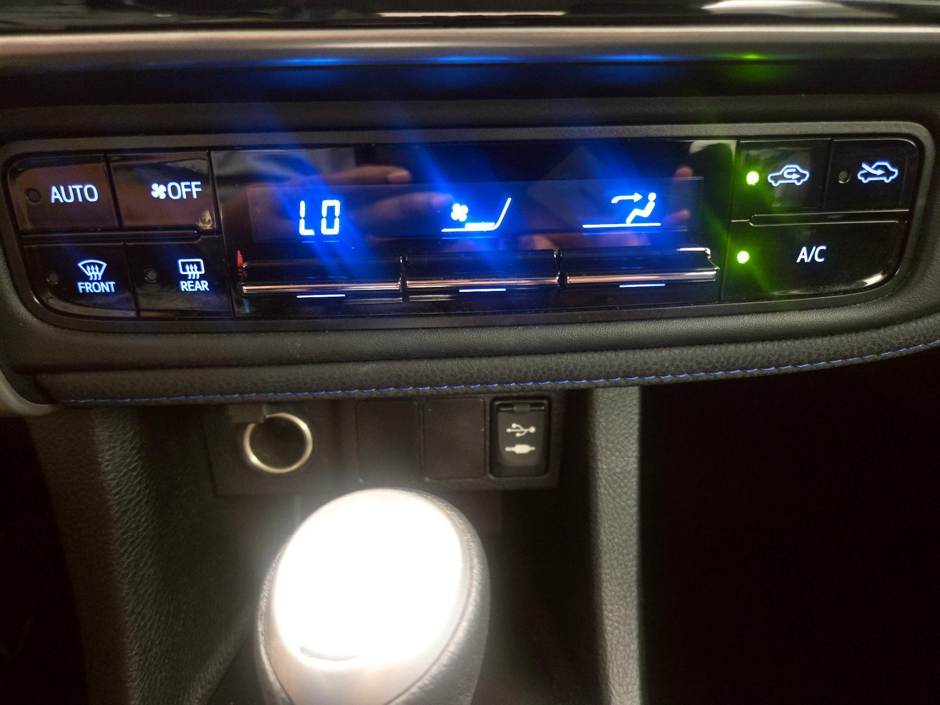 Thumbnail: 2019 Toyota Corolla - 16