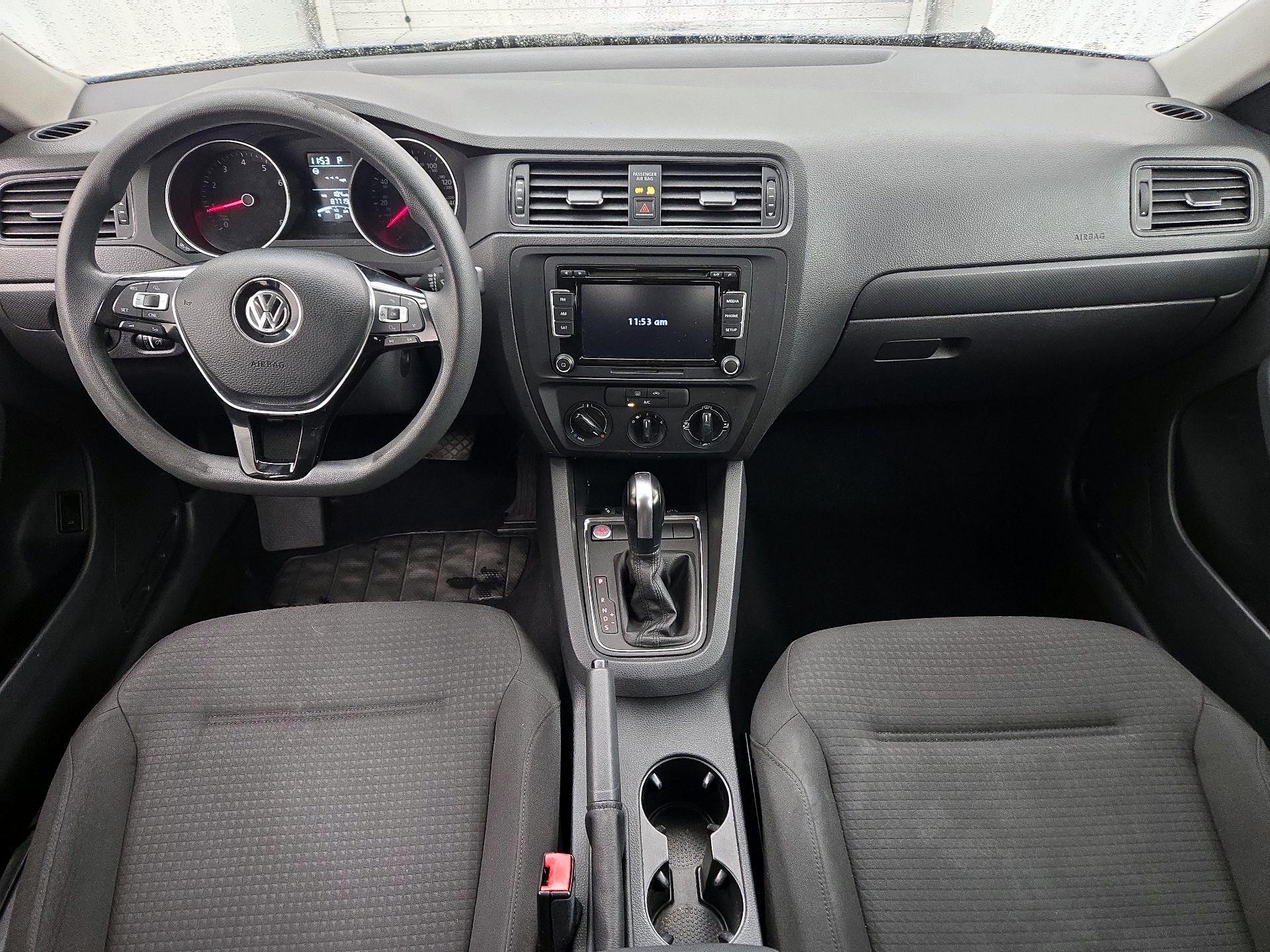 Thumbnail: 2015 Volkswagen Jetta - 9