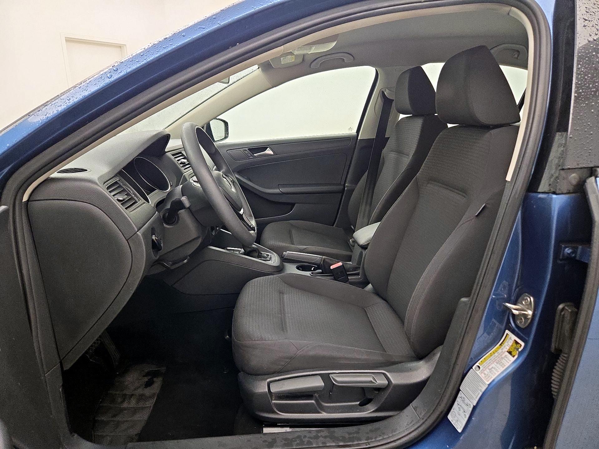Thumbnail: 2015 Volkswagen Jetta - 11