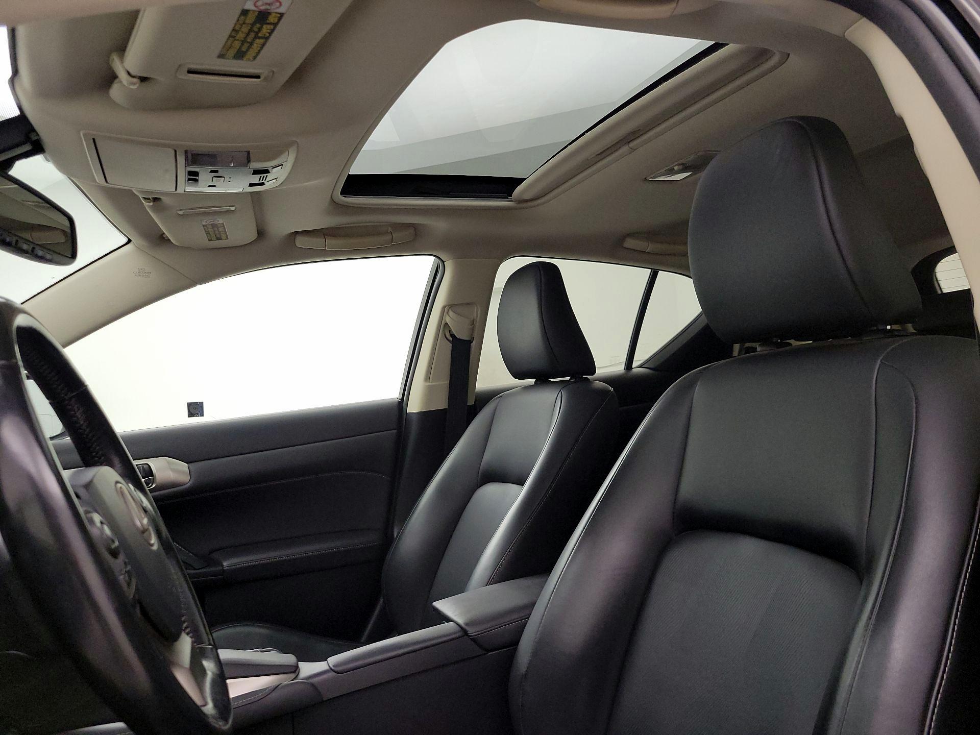Thumbnail: 2015 Lexus CT - 20