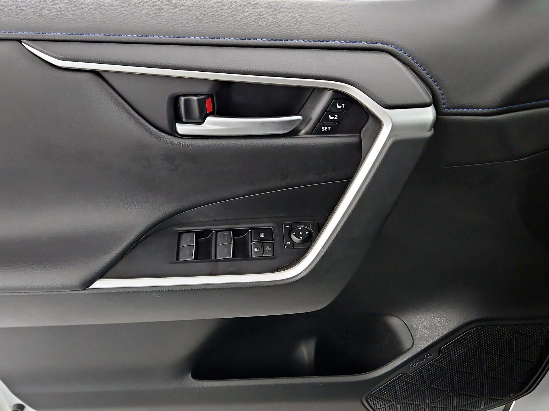 Thumbnail: 2024 Toyota RAV4 - 10