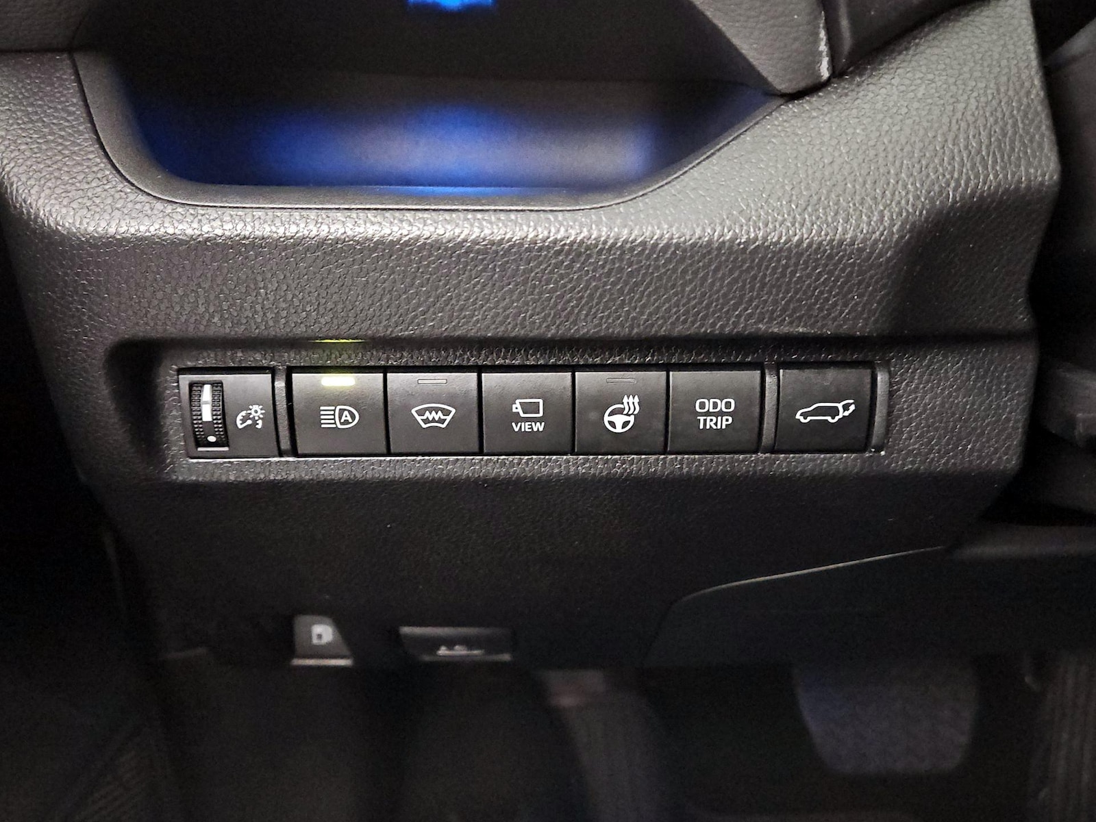 2024 Toyota RAV4 XSE - Photo 12