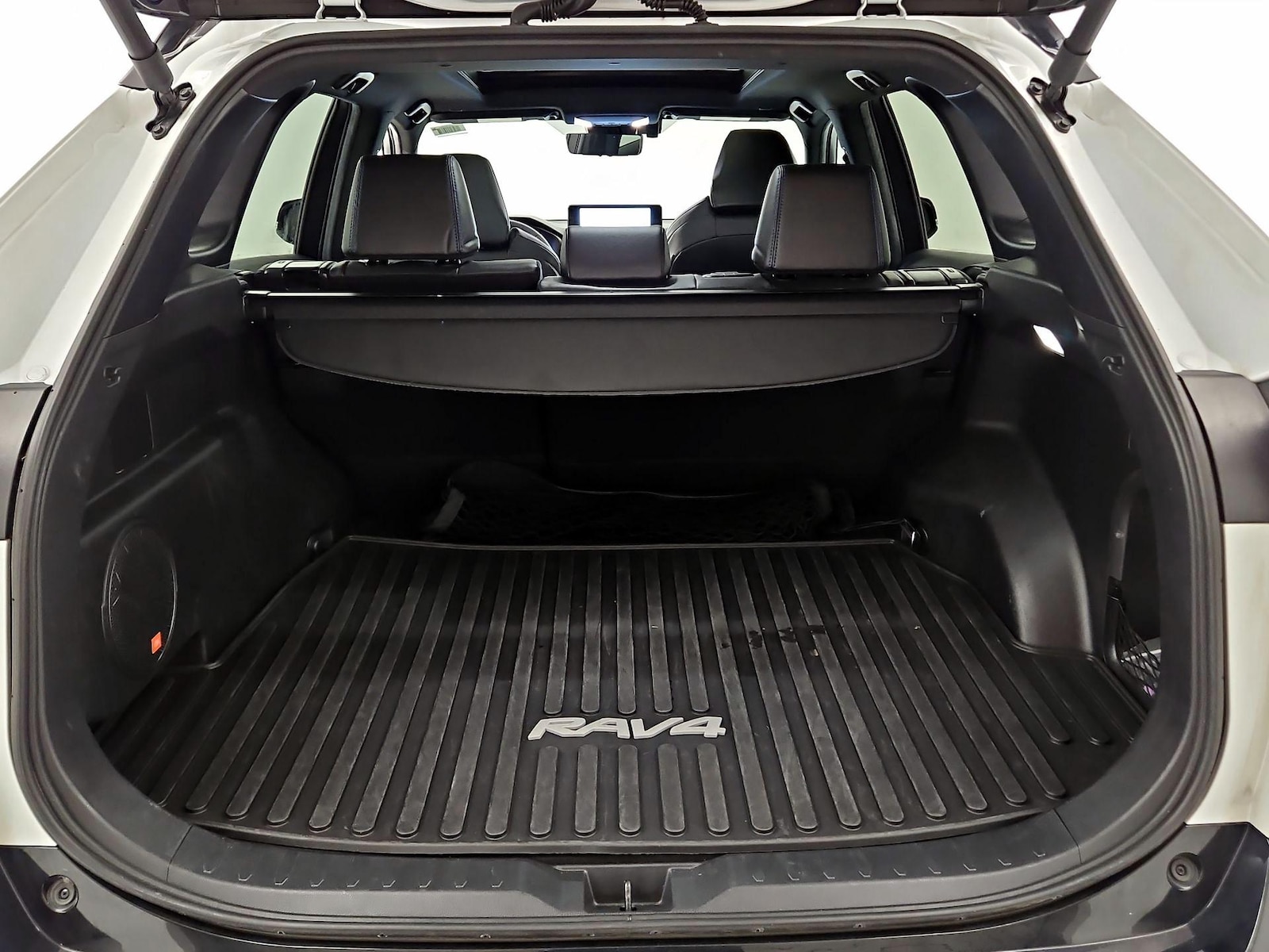 2024 Toyota RAV4 XSE - Photo 20