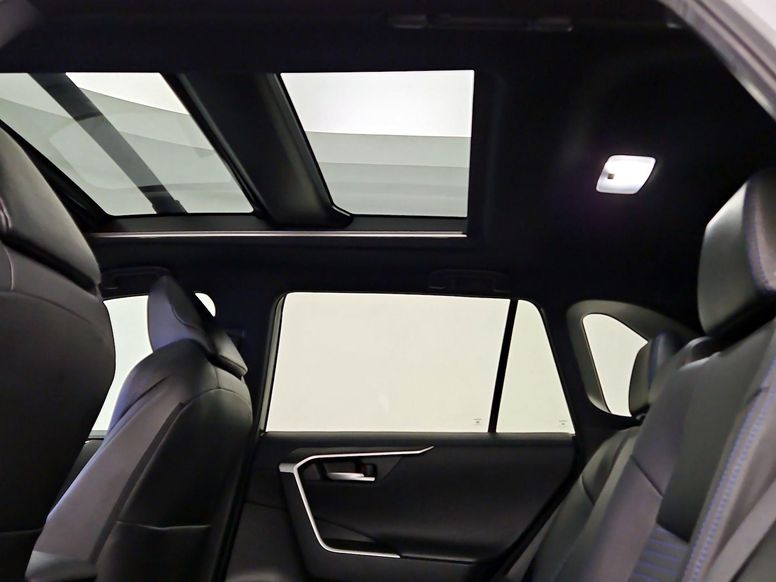 2024 Toyota RAV4 XSE - Photo 22
