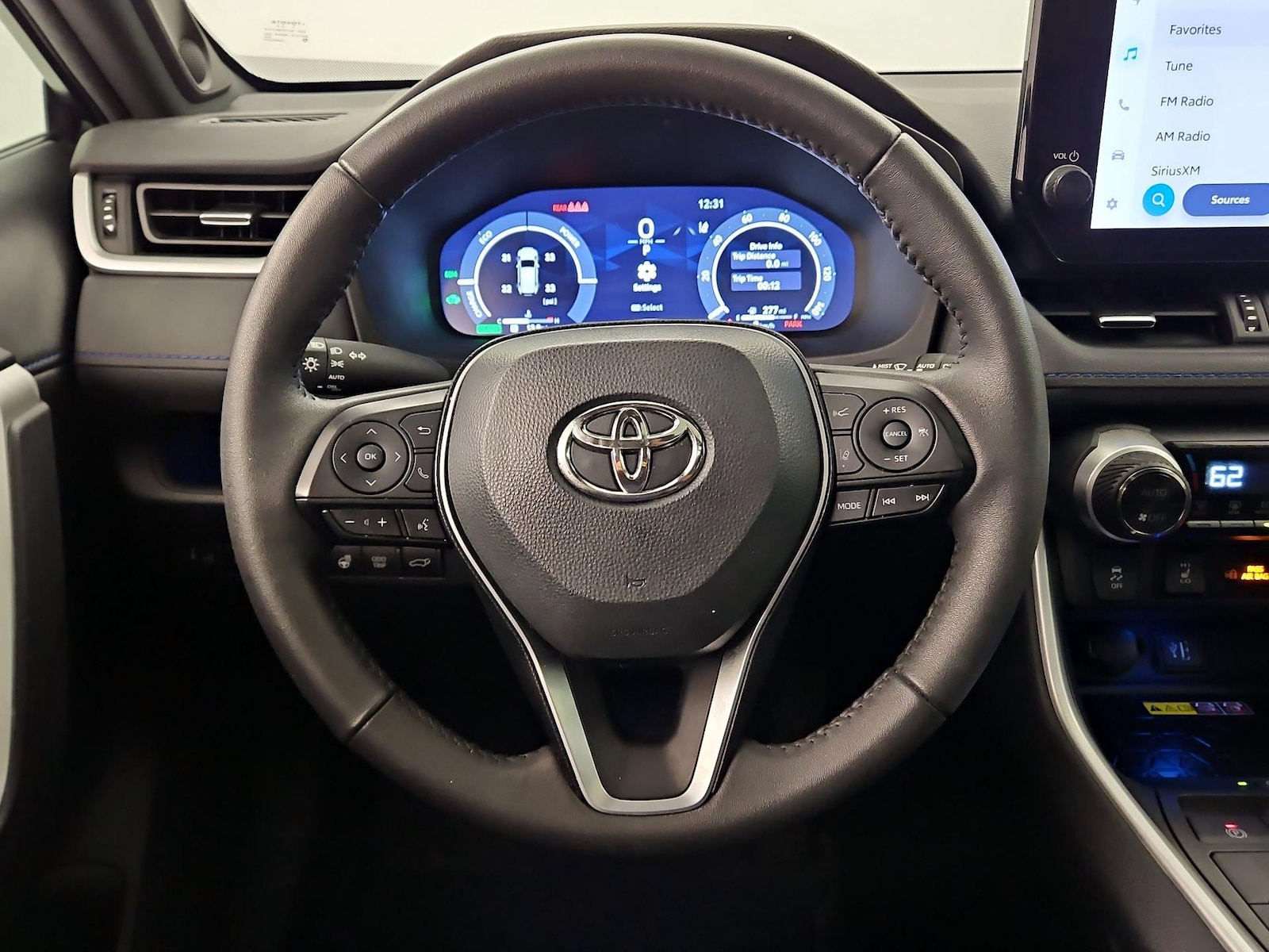 2024 Toyota RAV4 XSE - Photo 9
