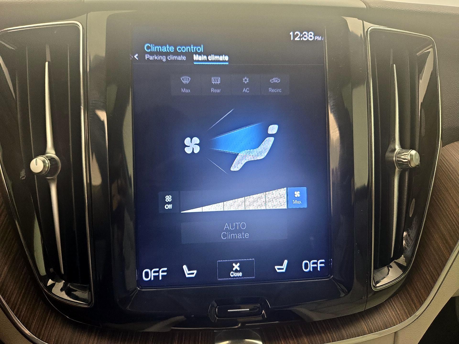 Thumbnail: 2021 Volvo XC60 - 14
