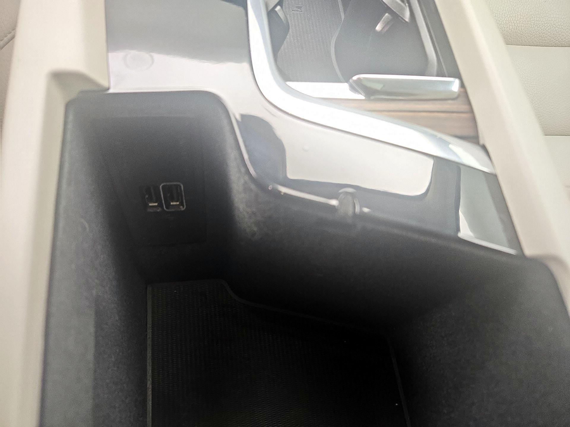 Thumbnail: 2021 Volvo XC60 - 16