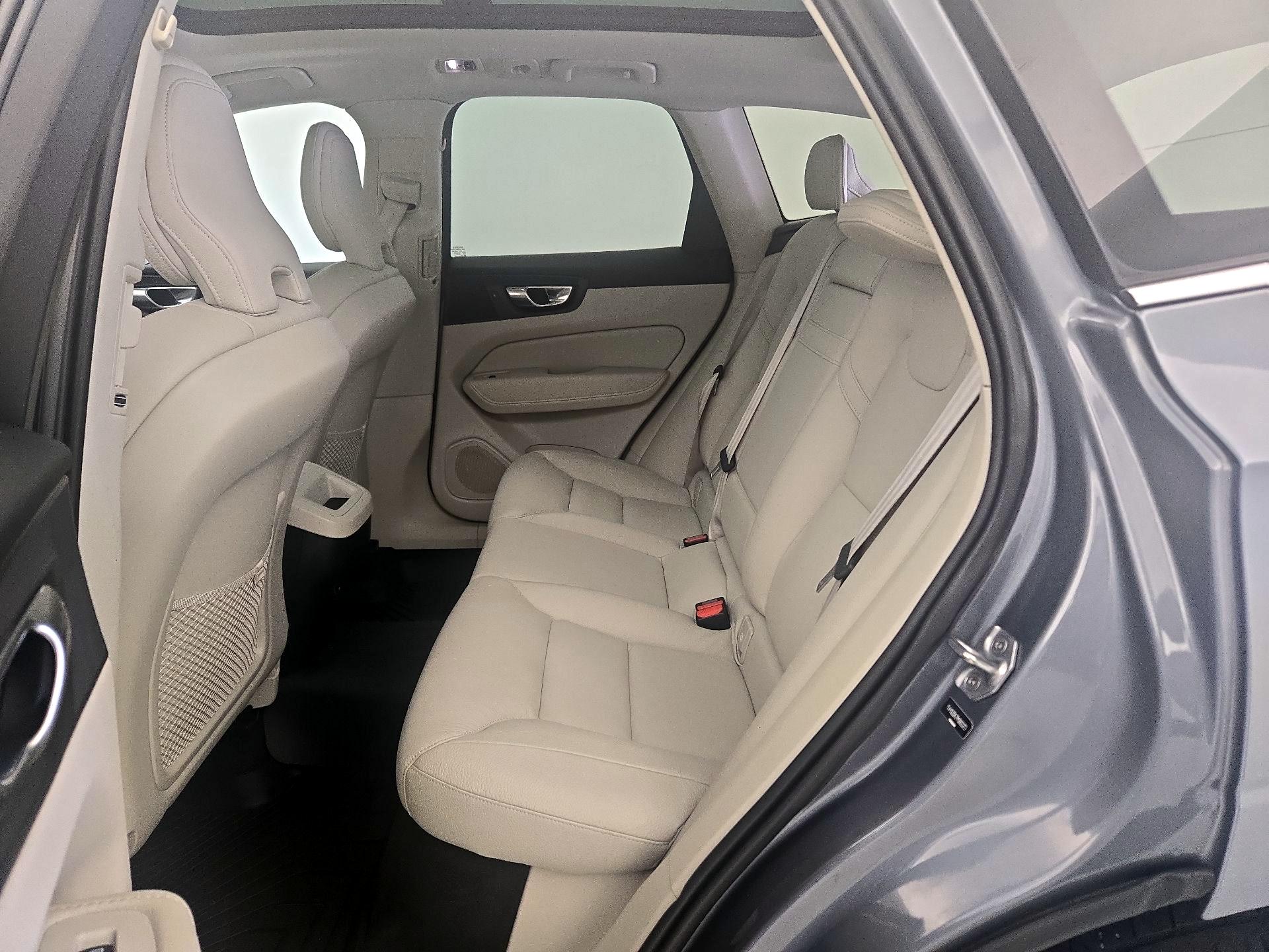 Thumbnail: 2021 Volvo XC60 - 18