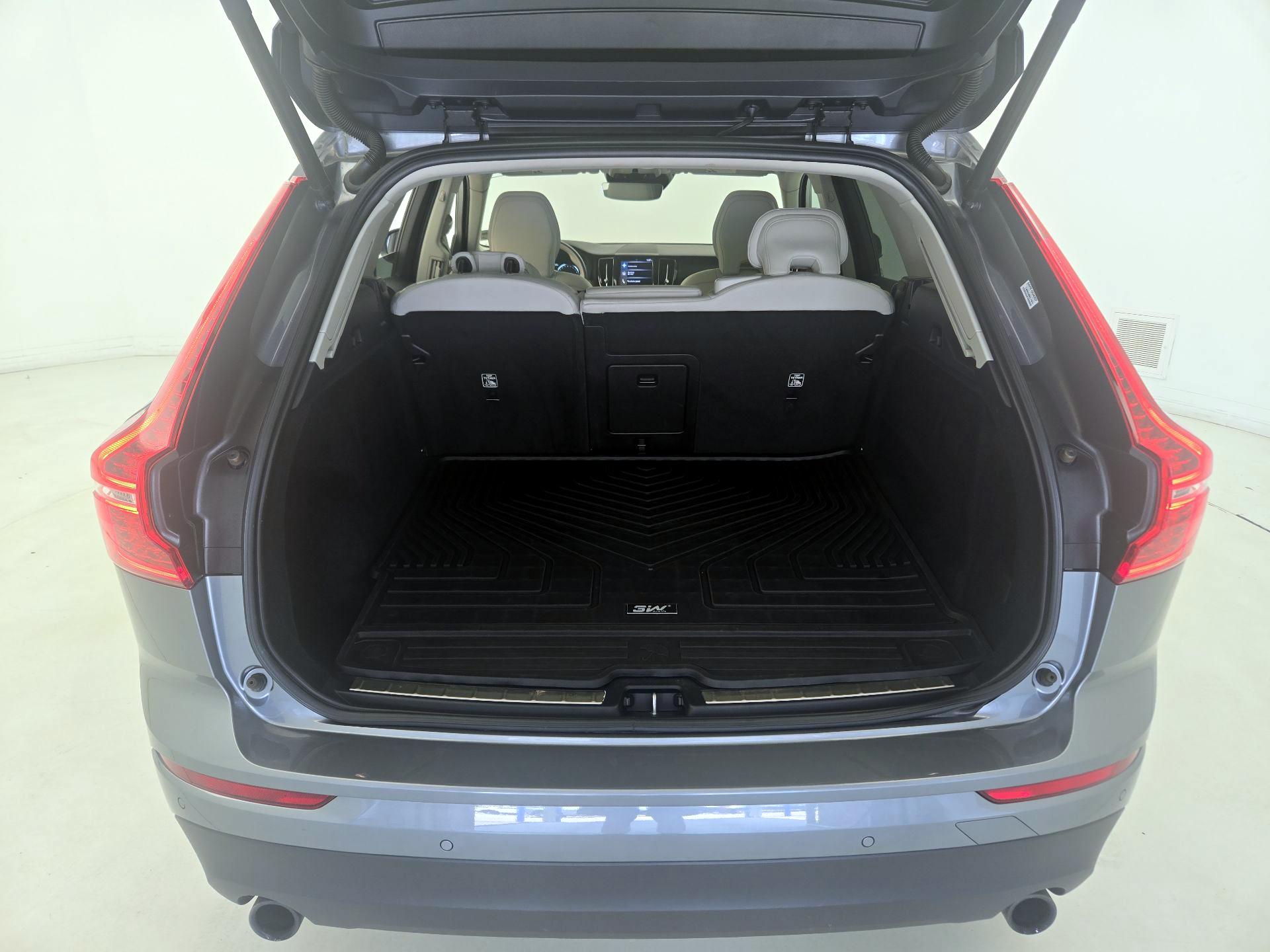 Thumbnail: 2021 Volvo XC60 - 19