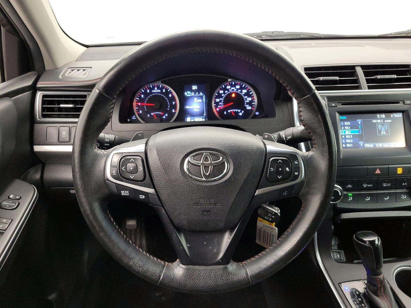 2015 Toyota Camry SE - Photo 11