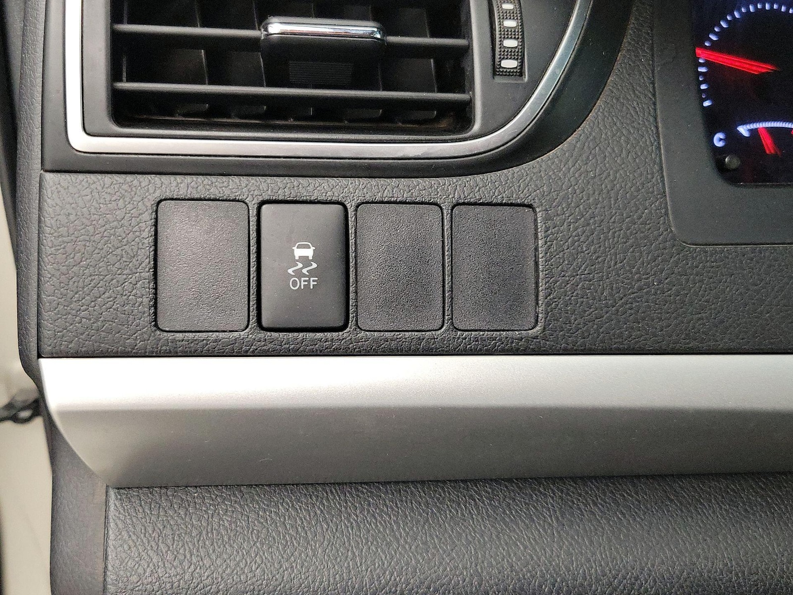 2015 Toyota Camry SE - Photo 14