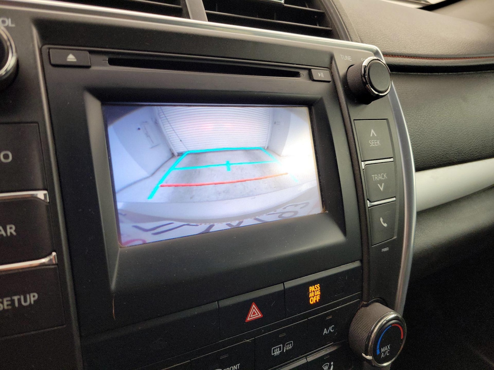 2015 Toyota Camry SE - Photo 15