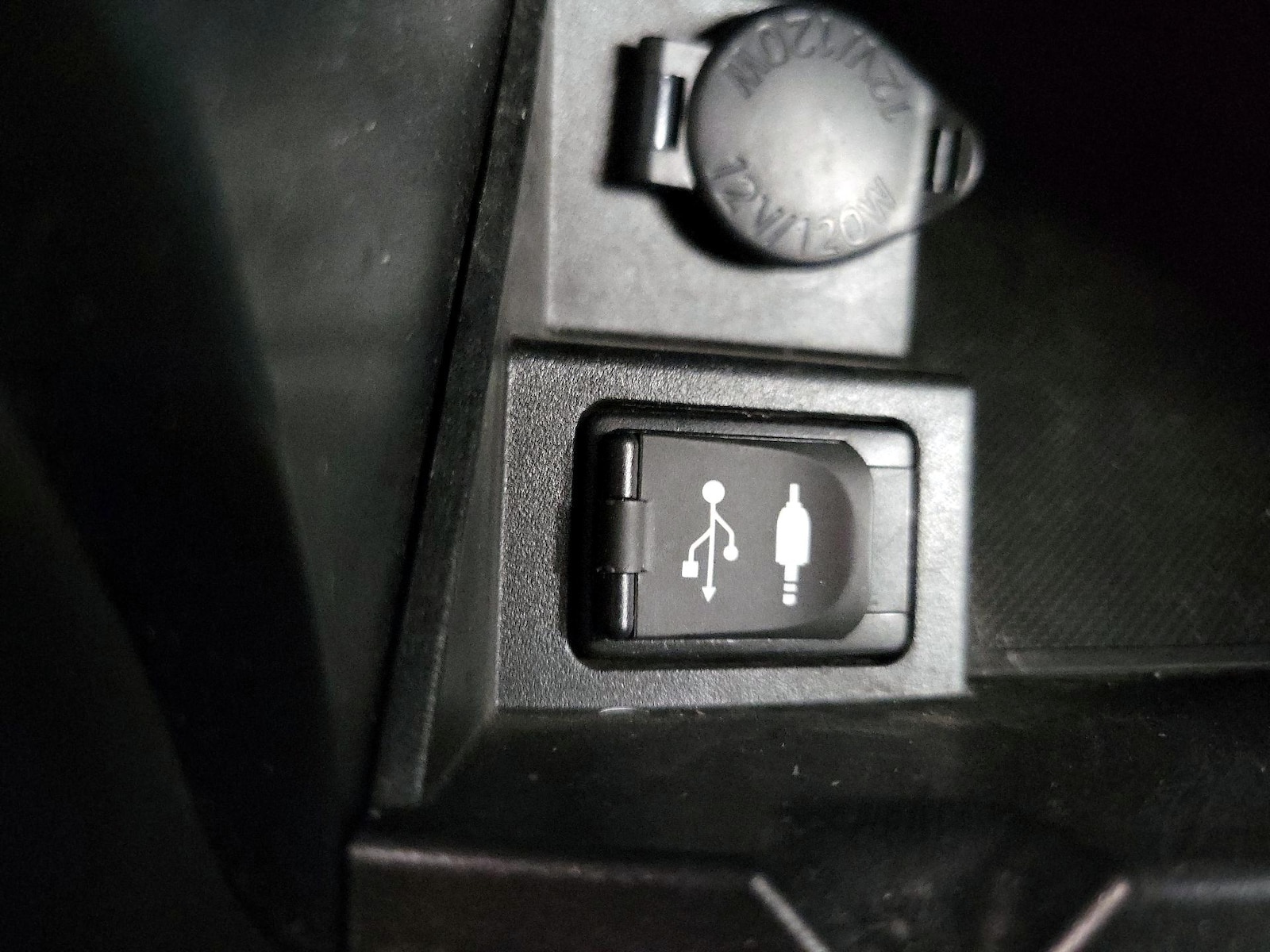2015 Toyota Camry SE - Photo 19