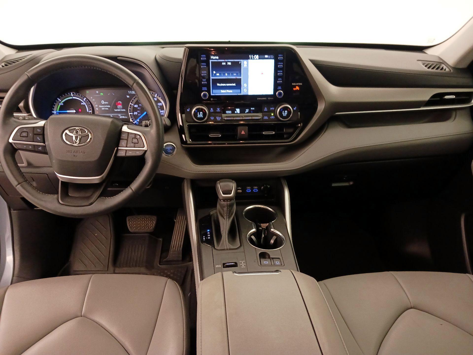 Thumbnail: 2022 Toyota Highlander - 9