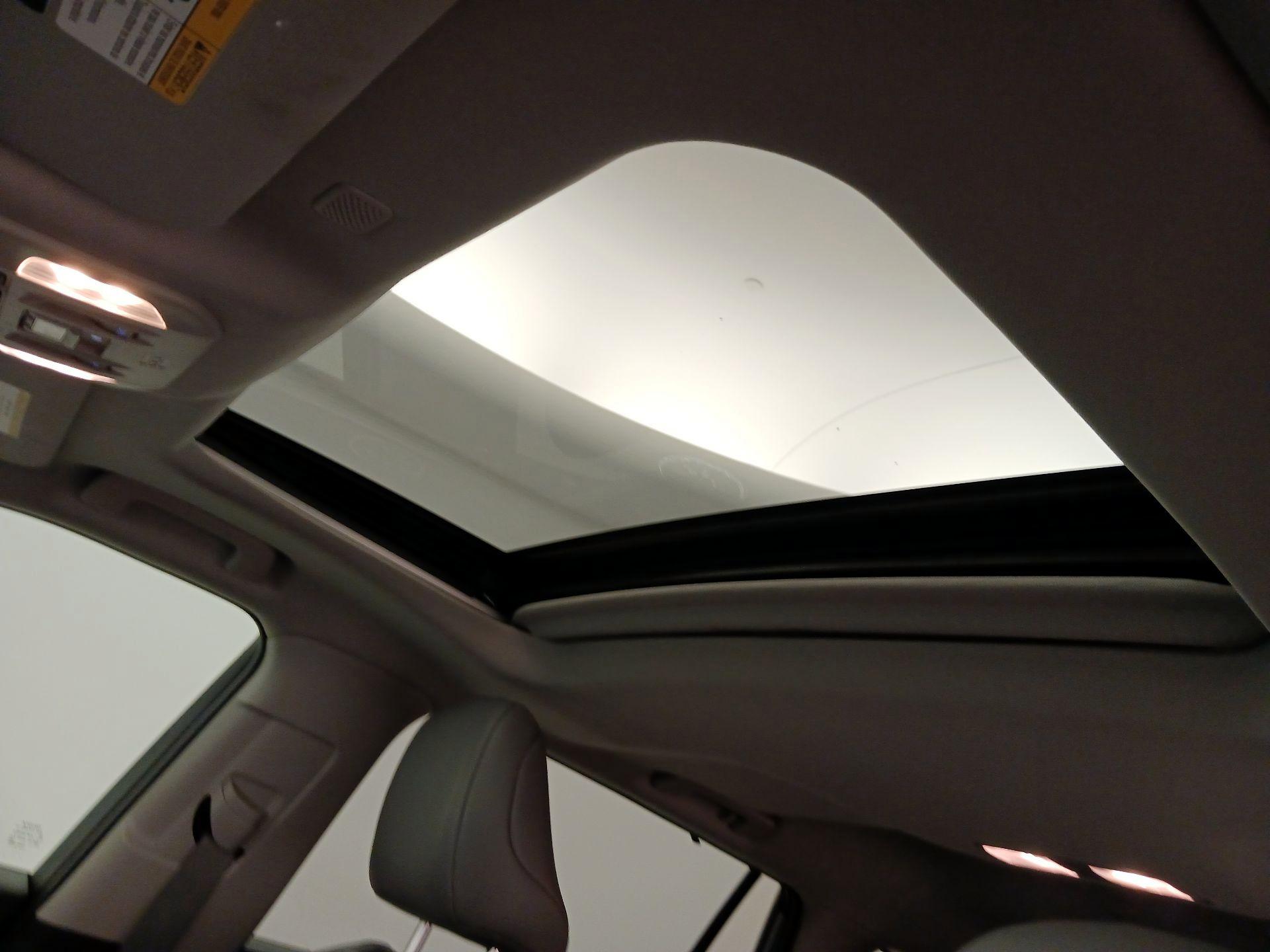 Thumbnail: 2022 Toyota Highlander - 20