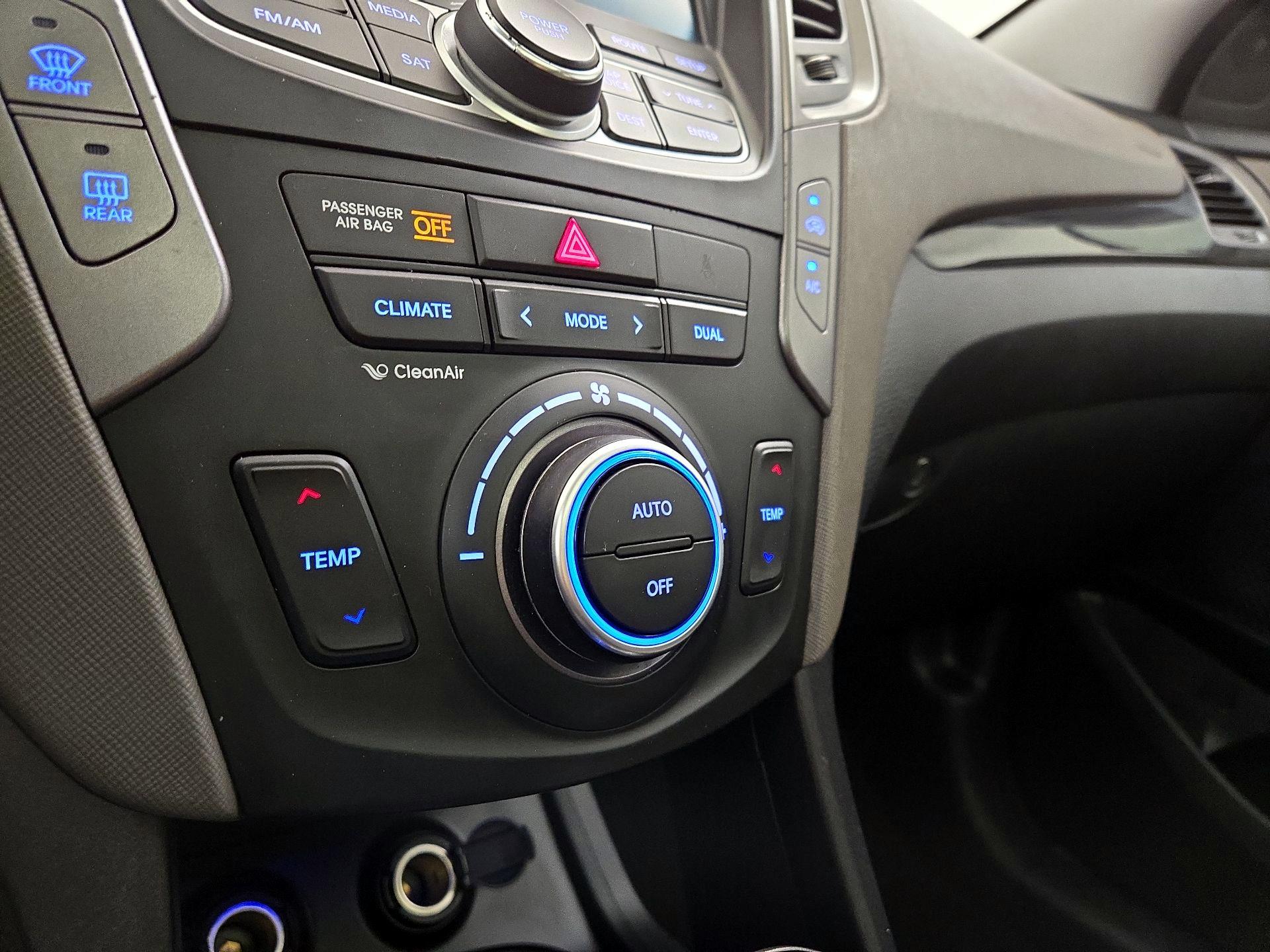 Thumbnail: 2014 Hyundai Santa Fe - 17