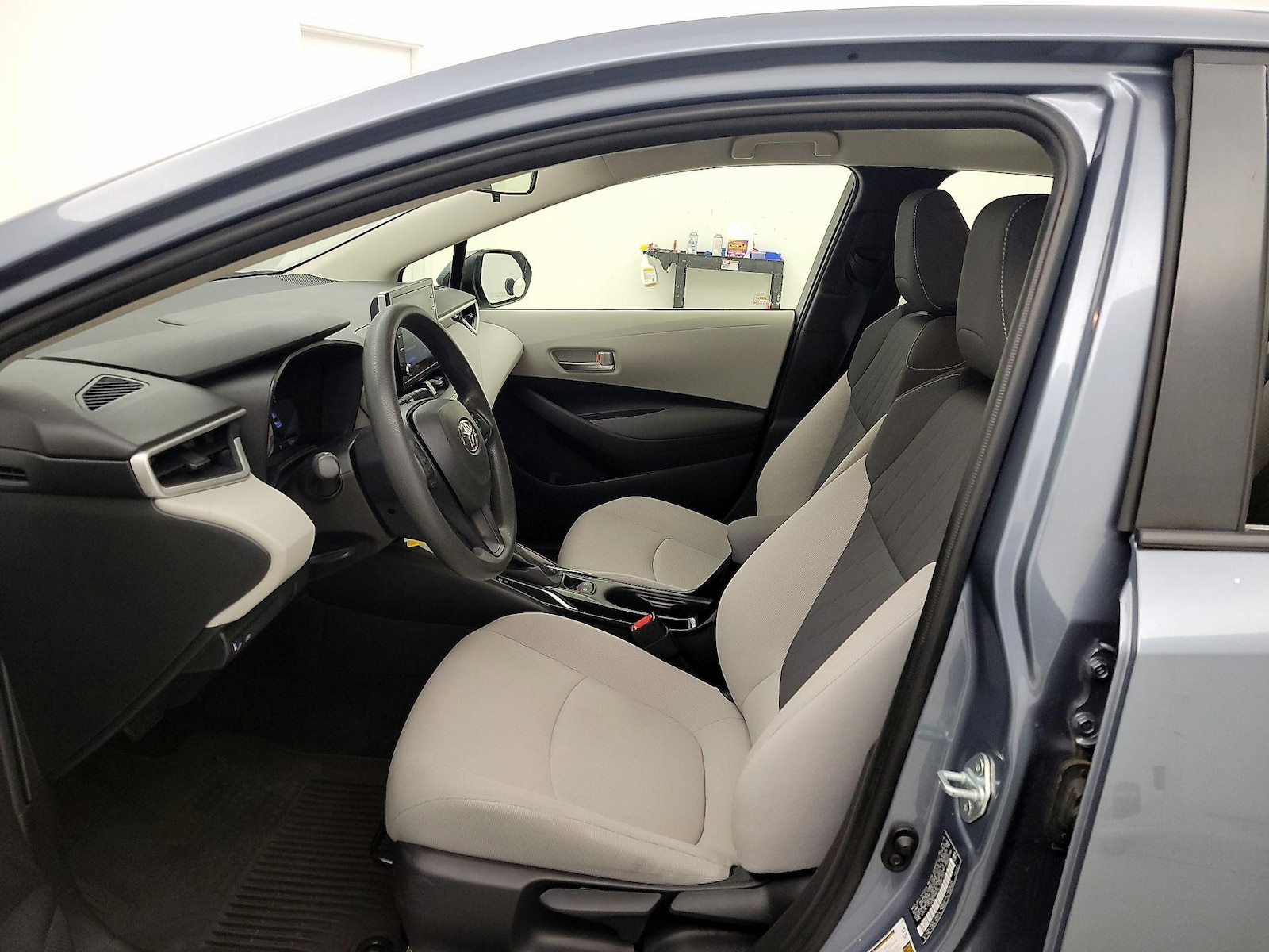 2020 Toyota Corolla LE - Photo 12