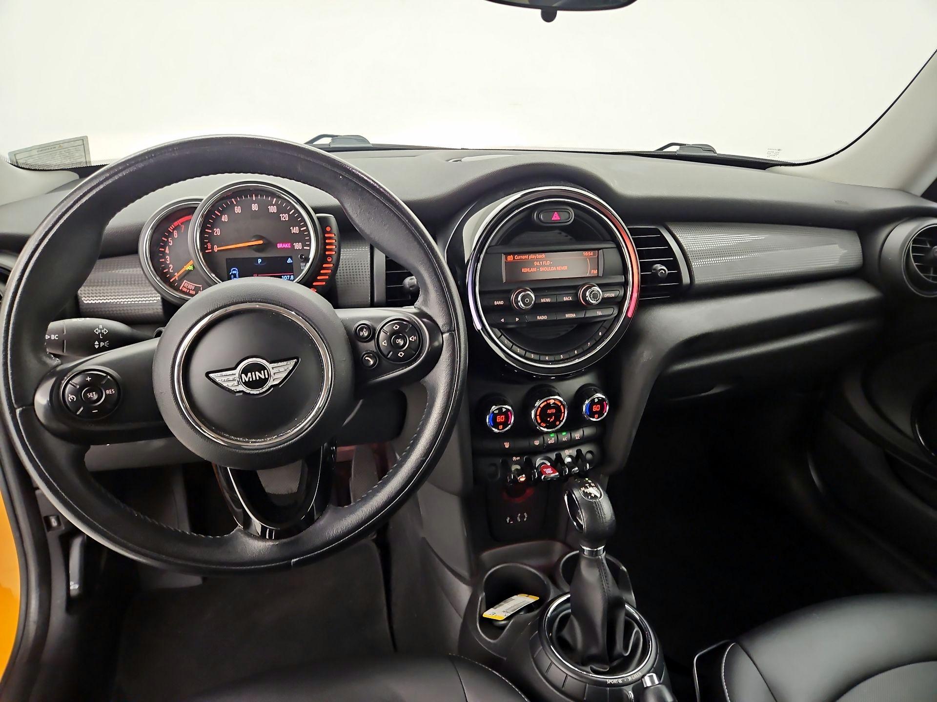 Thumbnail: 2015 MINI Cooper Hardtop - 9