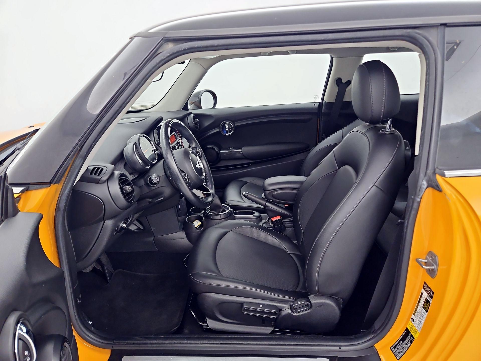 Thumbnail: 2015 MINI Cooper Hardtop - 11