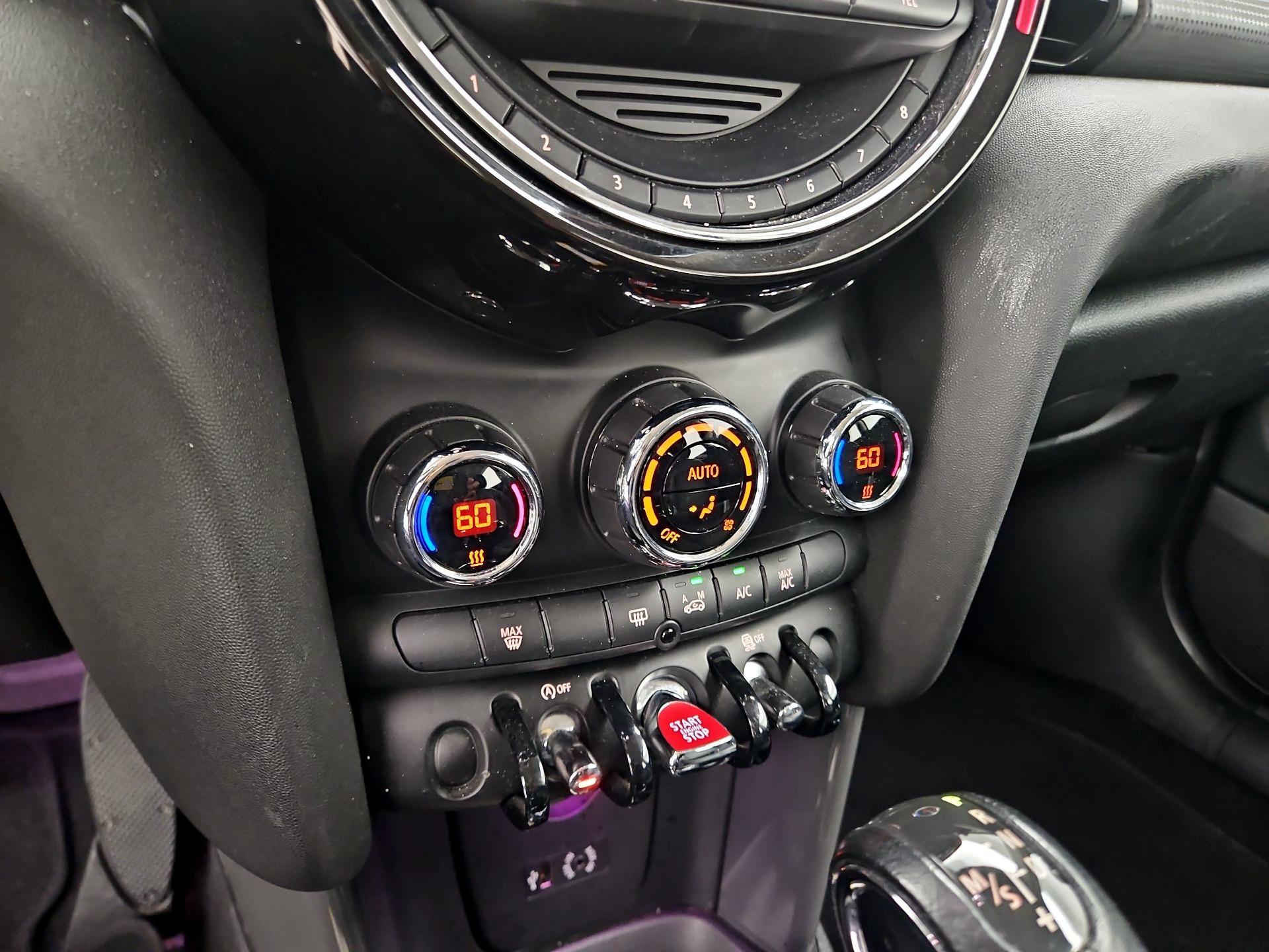 Thumbnail: 2015 MINI Cooper Hardtop - 14