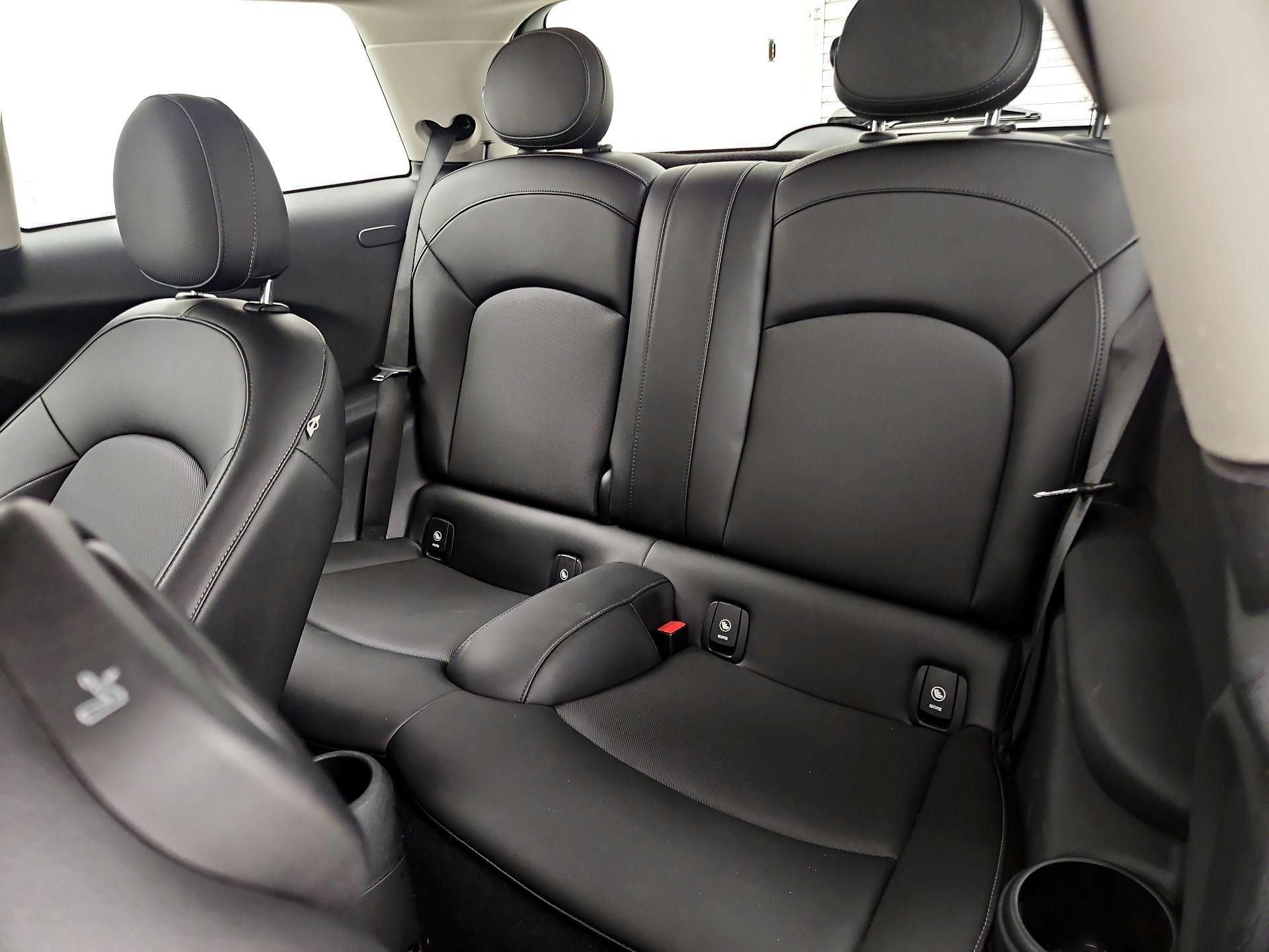 Thumbnail: 2015 MINI Cooper Hardtop - 16