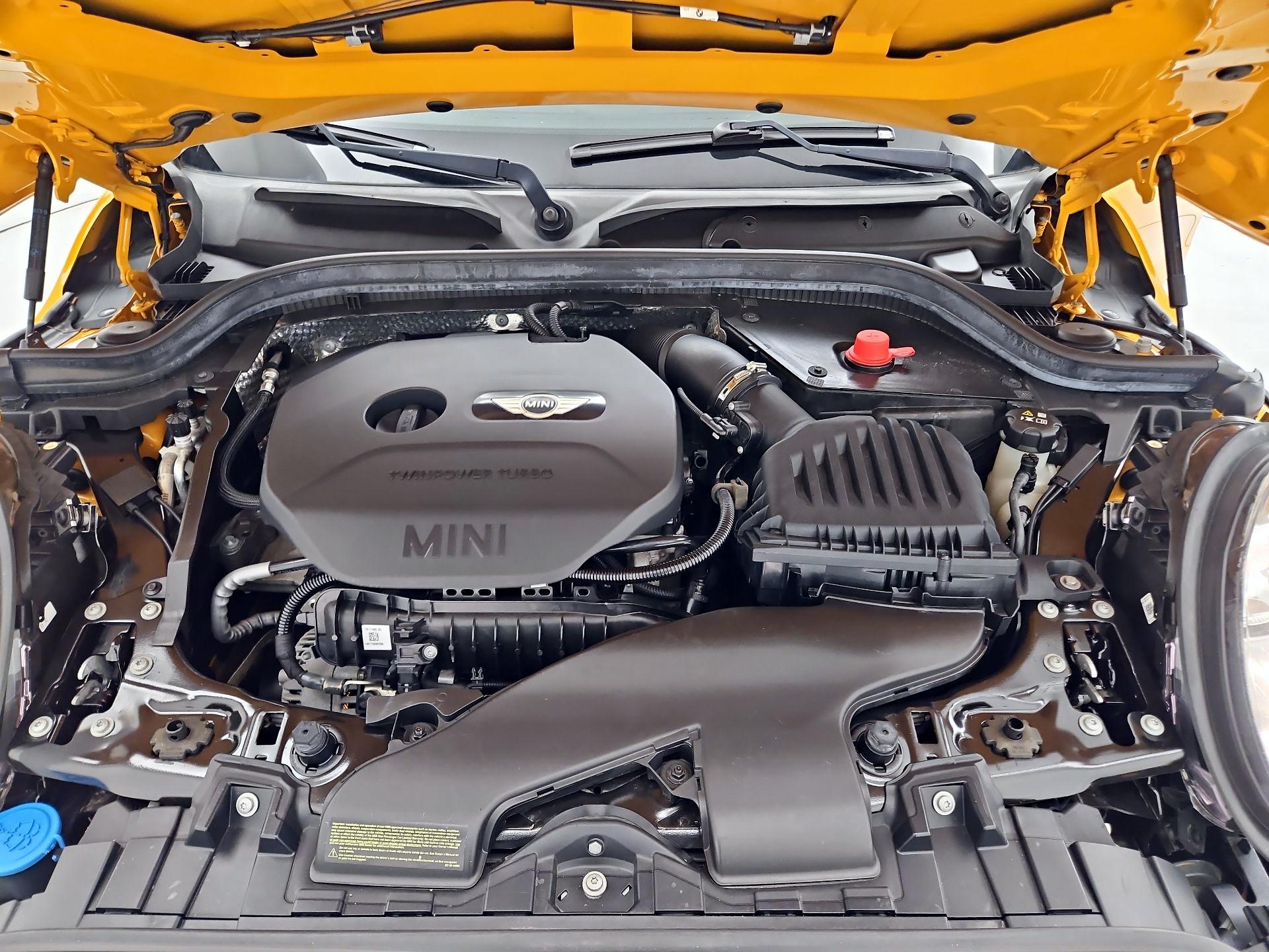 Thumbnail: 2015 MINI Cooper Hardtop - 18