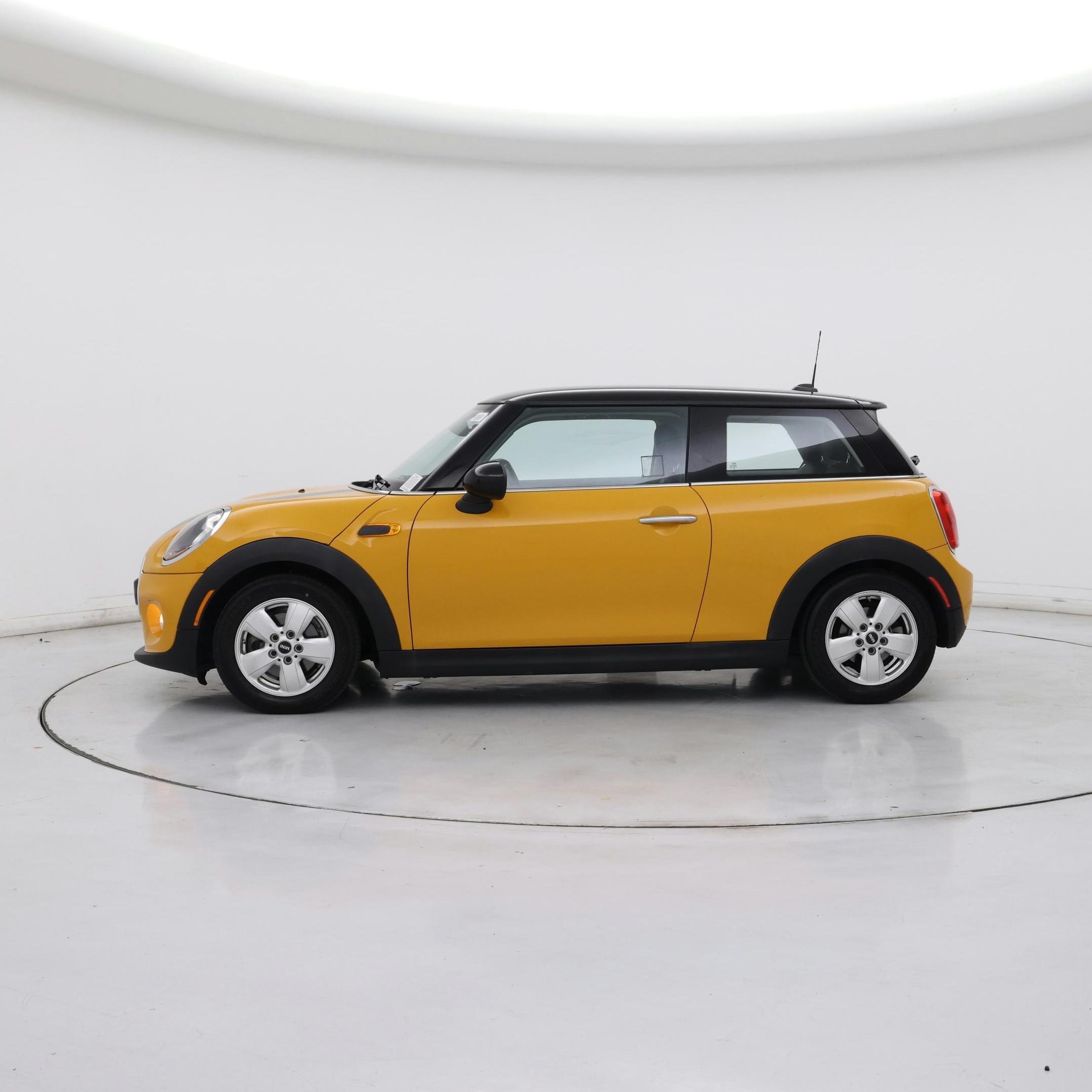 Thumbnail: 2015 MINI Cooper Hardtop - 3