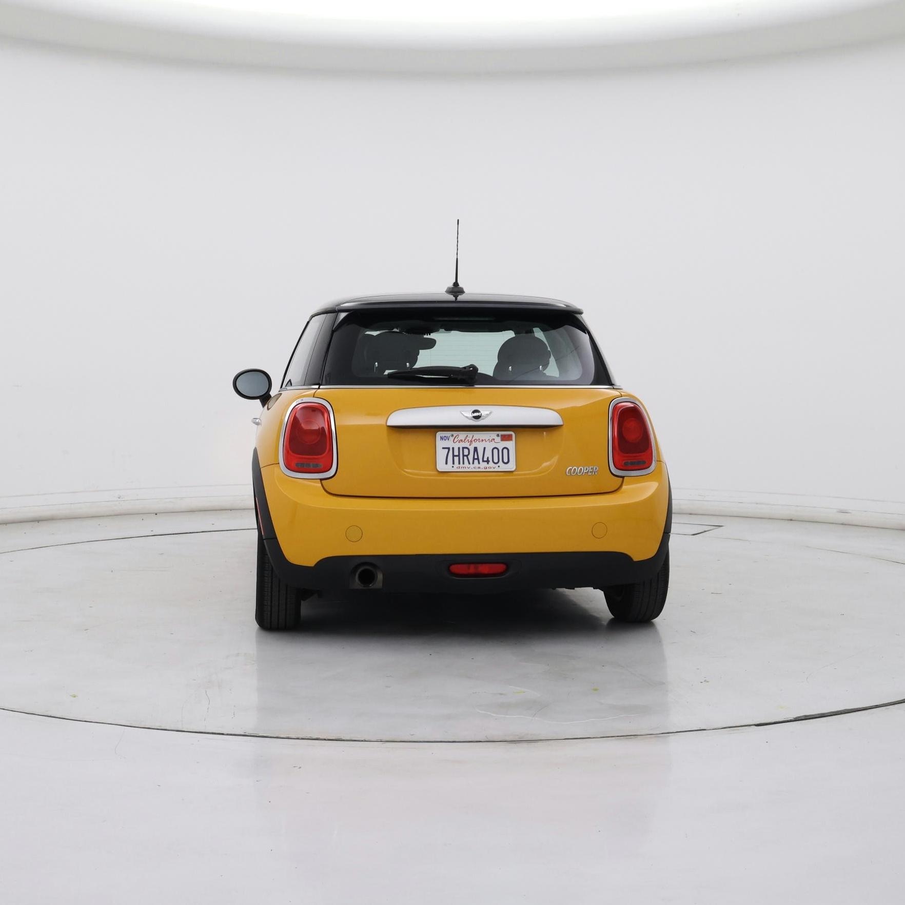 Thumbnail: 2015 MINI Cooper Hardtop - 6