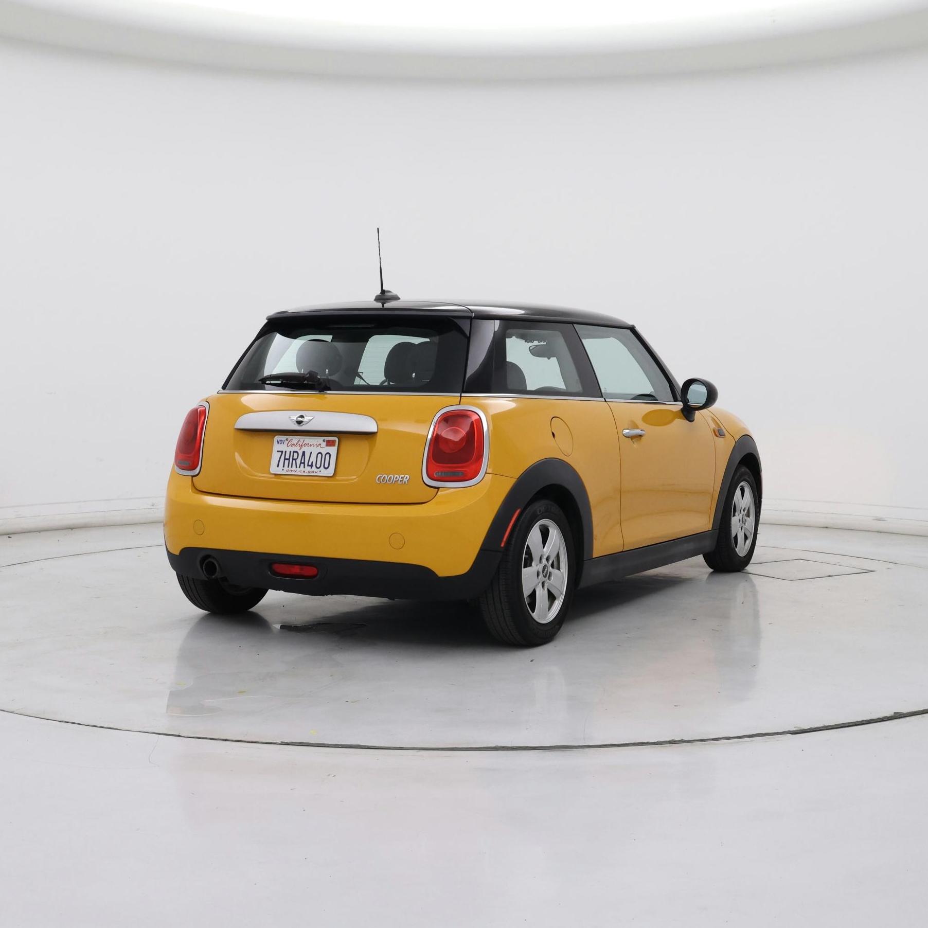 Thumbnail: 2015 MINI Cooper Hardtop - 8