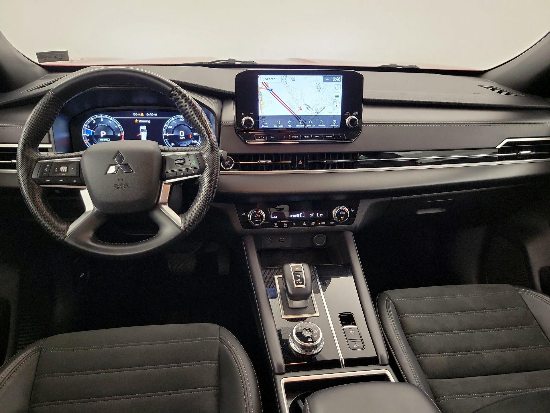 Thumbnail: 2023 Mitsubishi Outlander - 9